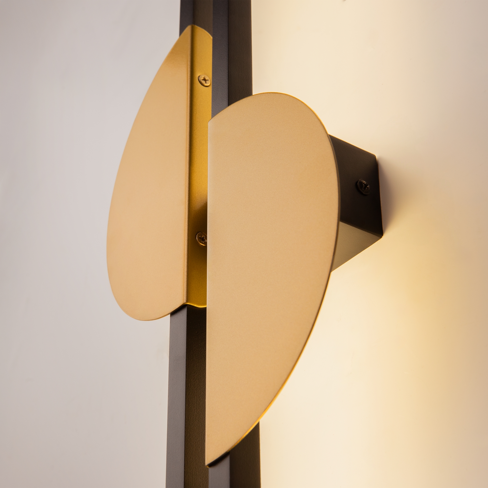 Дополнительная картинка Настенный светильник (бра) Maytoni MOD179WL-L22BS4K