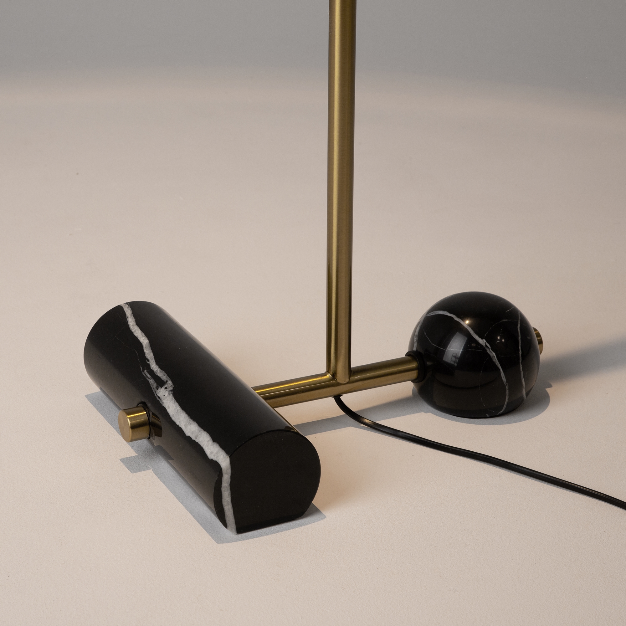 Картинка Напольный светильник (торшер) Maytoni MOD372FL-L10BS3K