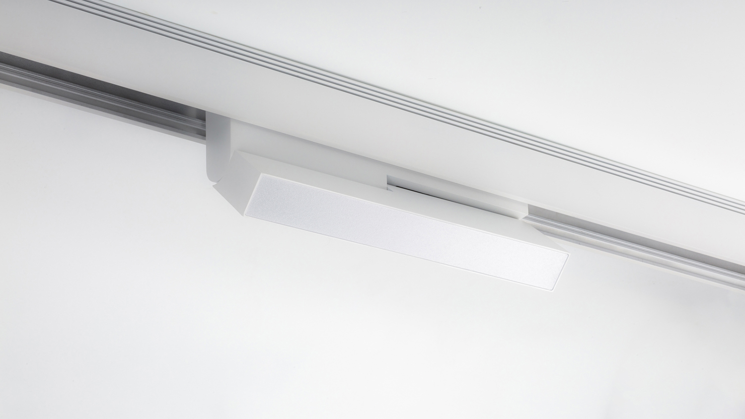 Трековый светильник  SY 20W бел 3000К SY-601256F-20-WH-WW купить в Алматы svet.kz