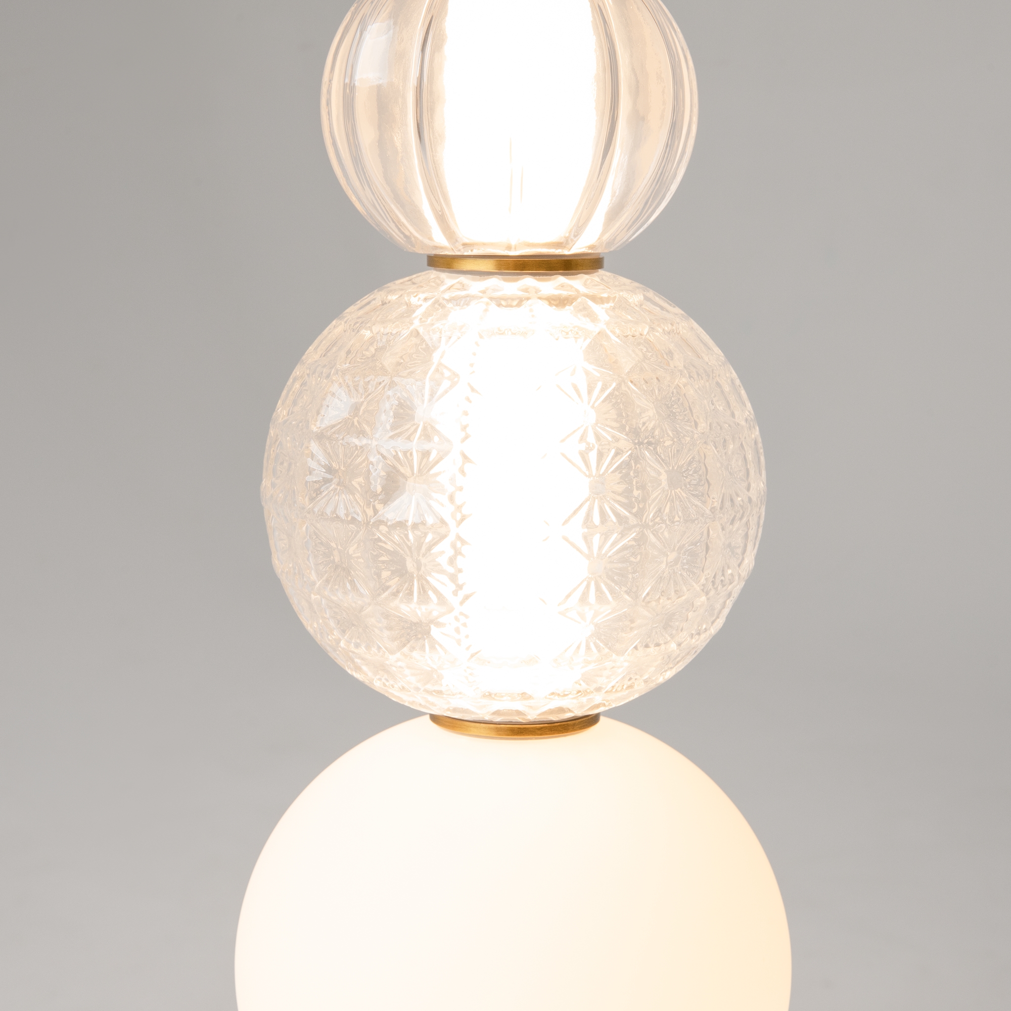 Дополнительная картинка Подвесной светильник Maytoni P069PL-L16G3K