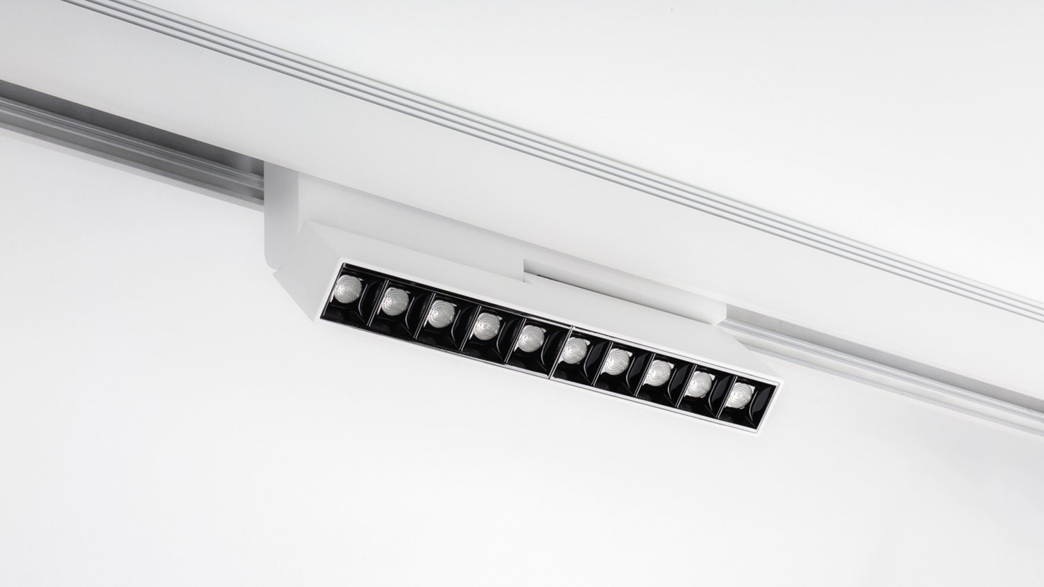 Трековый светильник  SY 20W бел 3000К SY-601255F-20-WH-WW купить в Алматы svet.kz