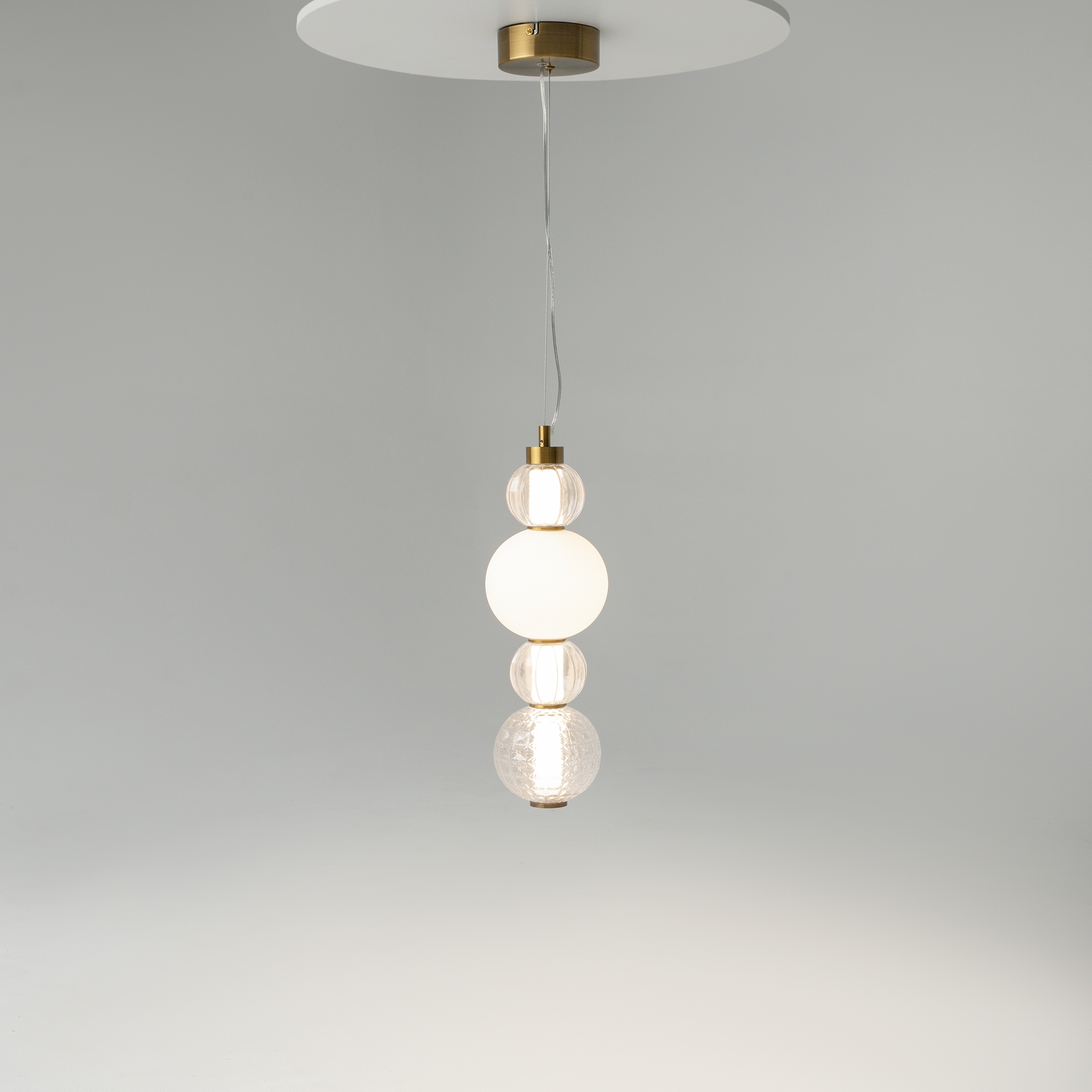 Дополнительная картинка Подвесной светильник Maytoni P069PL-L17G3K