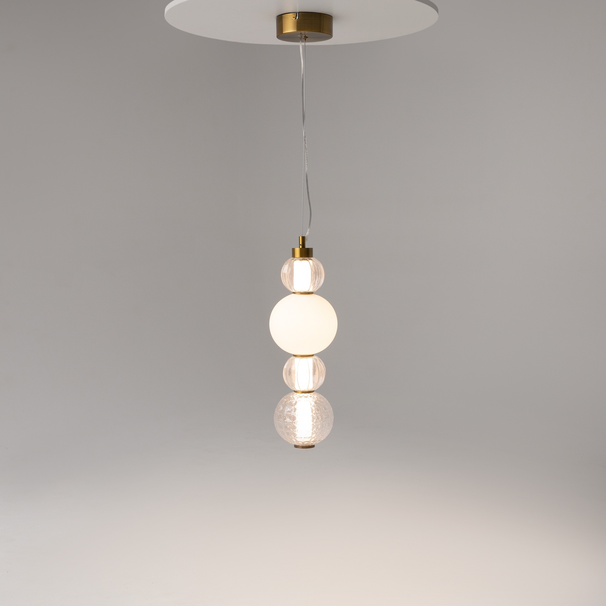 Дополнительная картинка Подвесной светильник Maytoni P069PL-L17G3K