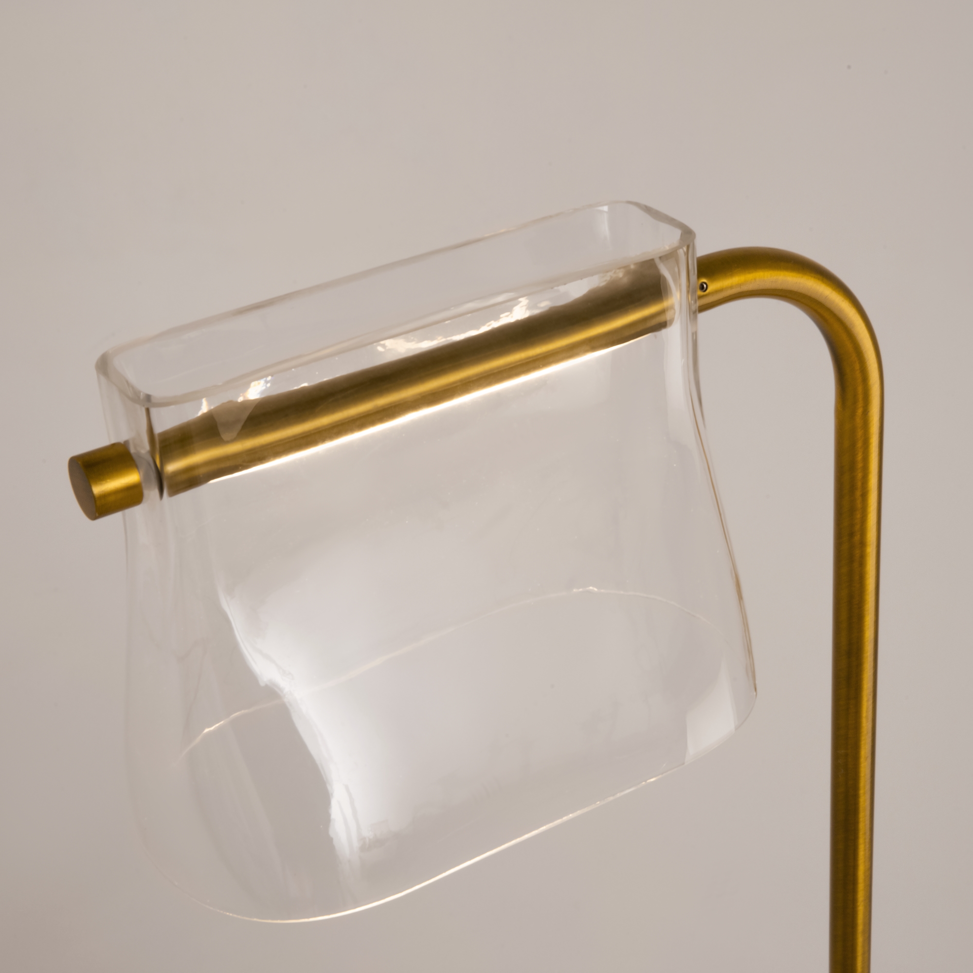 Картинка Напольный светильник (торшер) Maytoni MOD170FL-L8BS3K