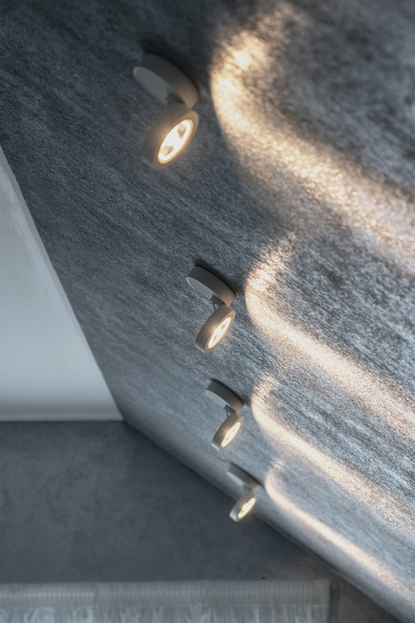 Картинка Спот Maytoni Alivar C022CL-L7W