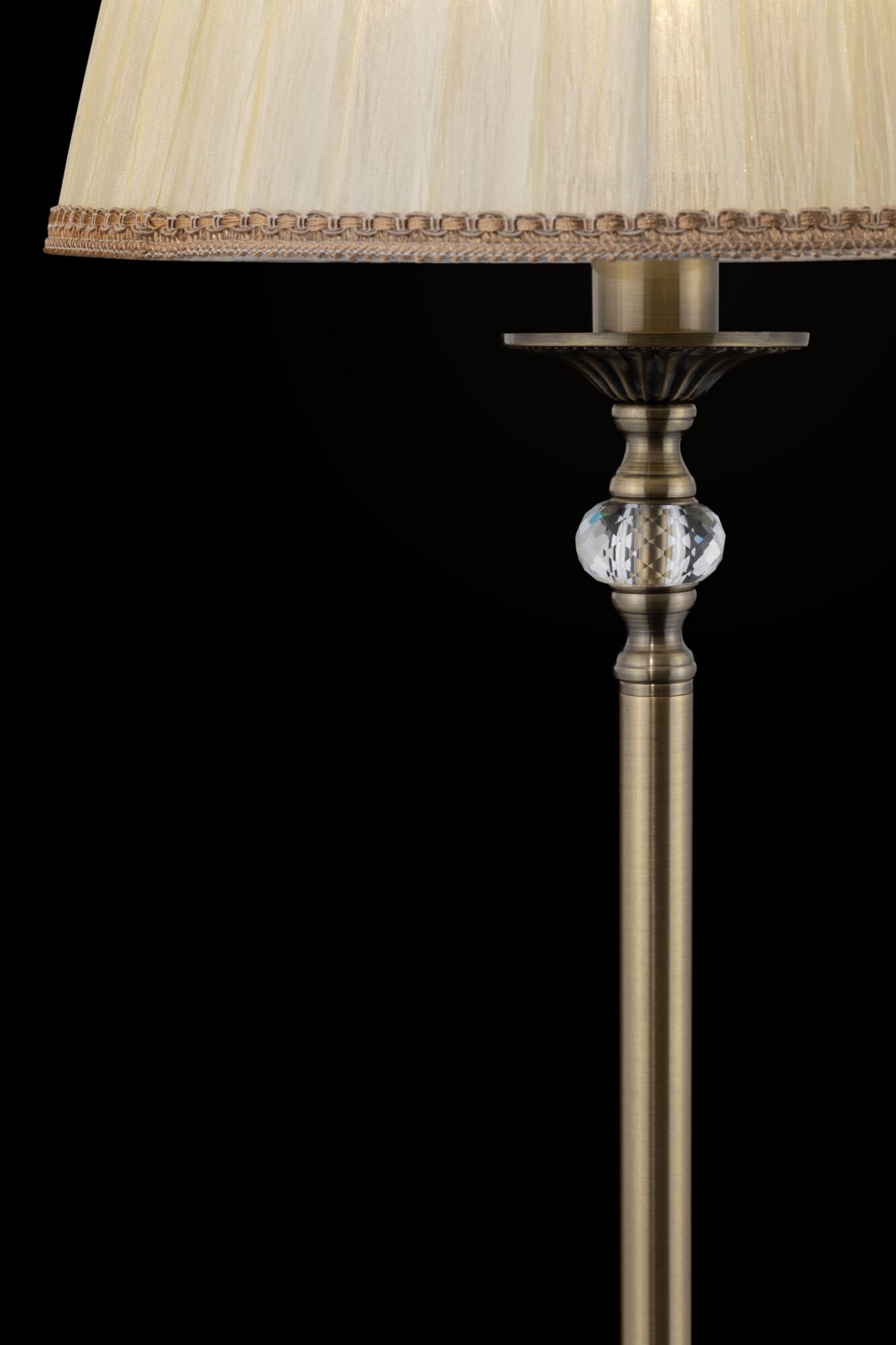 Картинка Торшер Maytoni Soffia RC093-FL-01-R