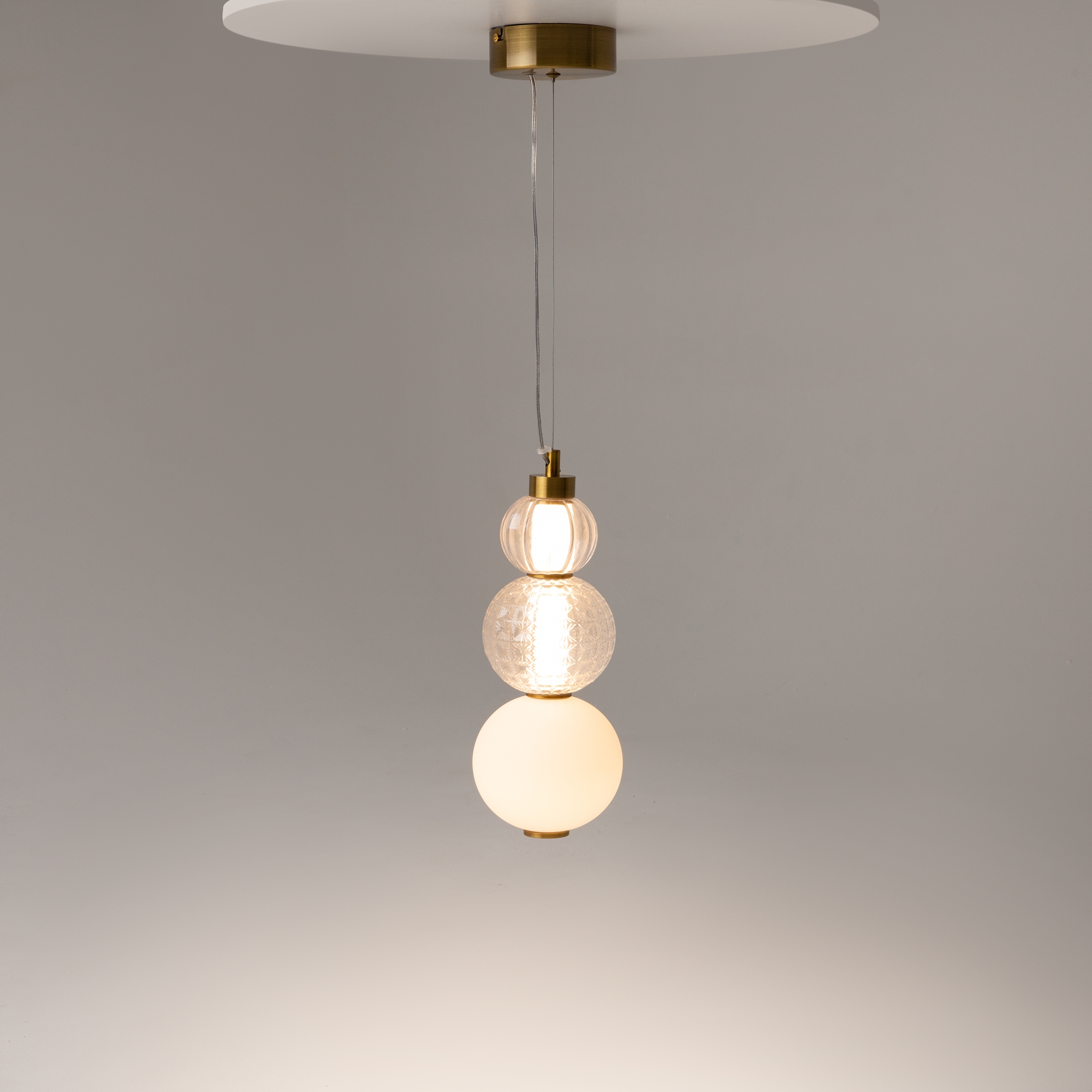 Дополнительная картинка Подвесной светильник Maytoni P069PL-L16G3K