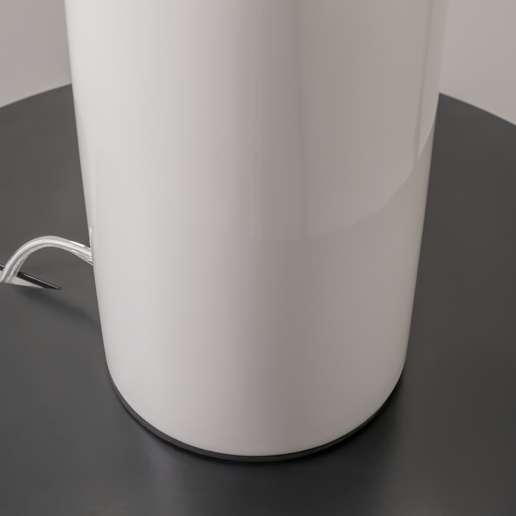 Дополнительная картинка Настольный светильник Maytoni MOD177TL-01W