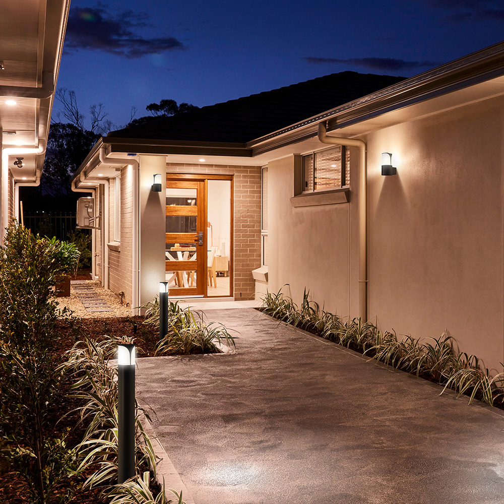 Дополнительная картинка Ландшафтный светильник Maytoni Piccadilly O018FL-01B