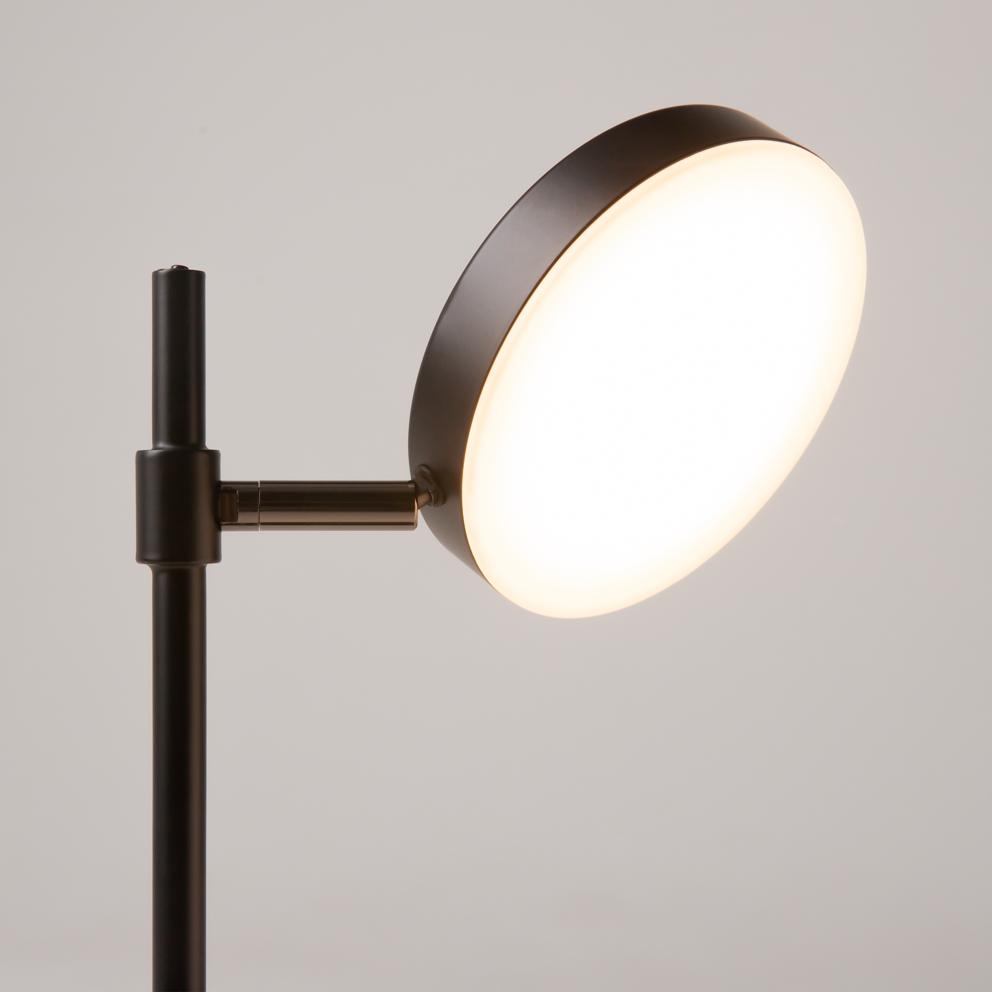 Картинка Настольная лампа Maytoni Fad MOD070TL-L8B3K