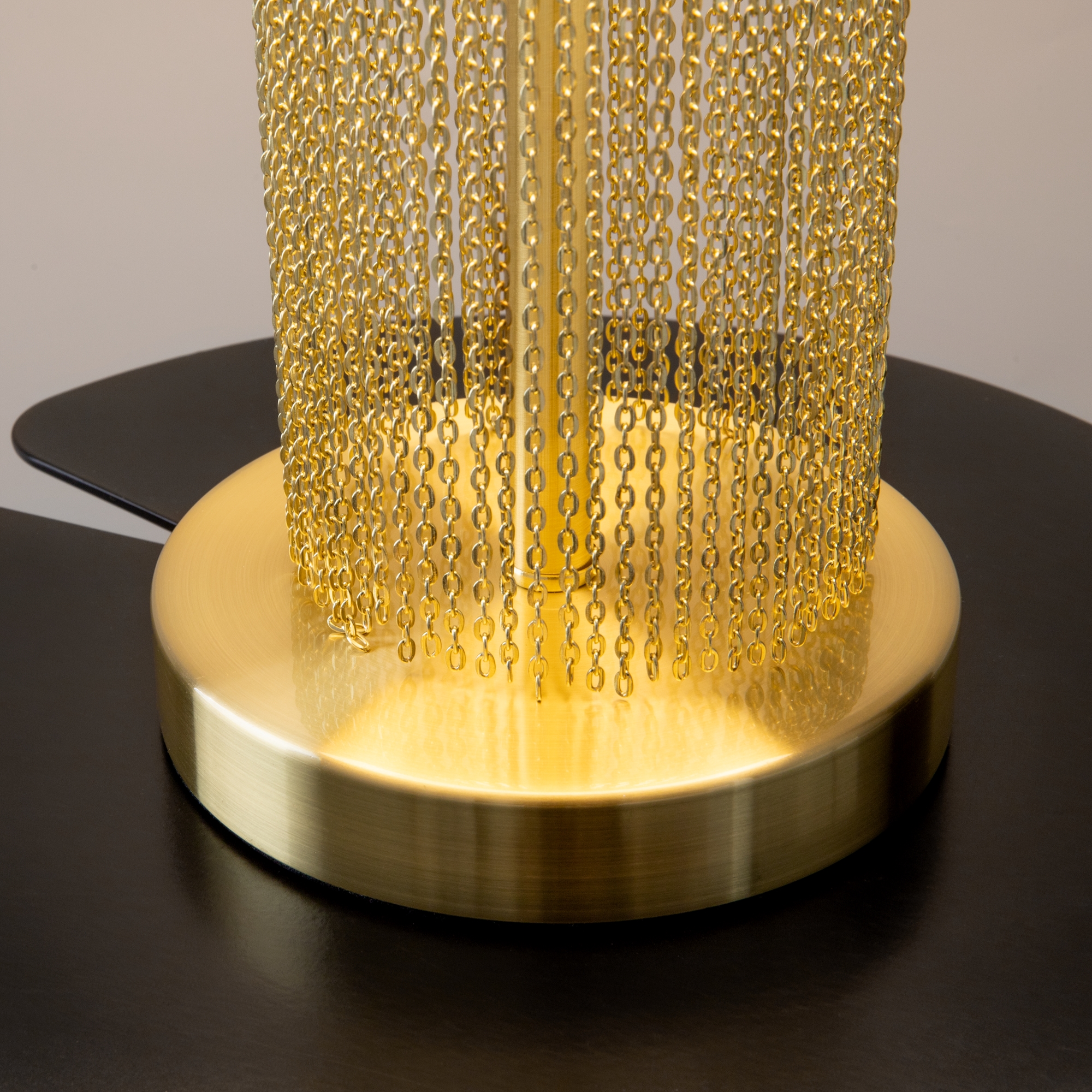 Дополнительная картинка Настольный светильник Maytoni MOD151TL-01G