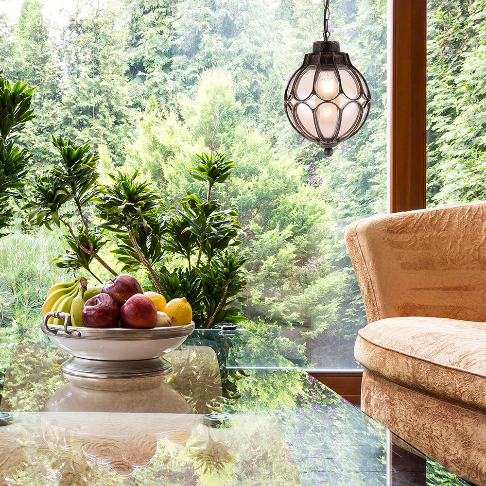 Дополнительная картинка Уличный подвесной светильник Maytoni Via O024PL-01G