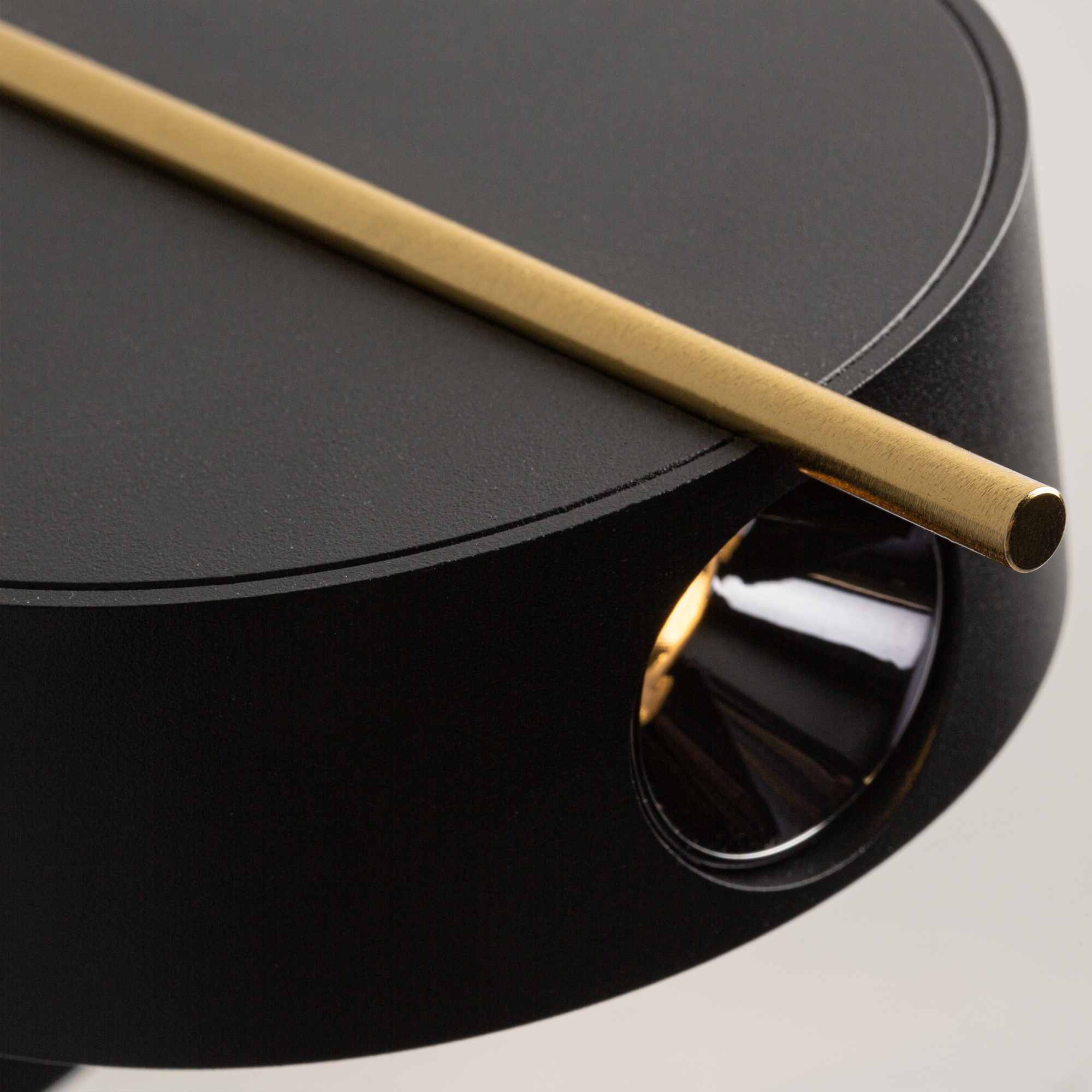 Дополнительная картинка Настенный светильник (бра) Maytoni MOD180WL-L4B3K1