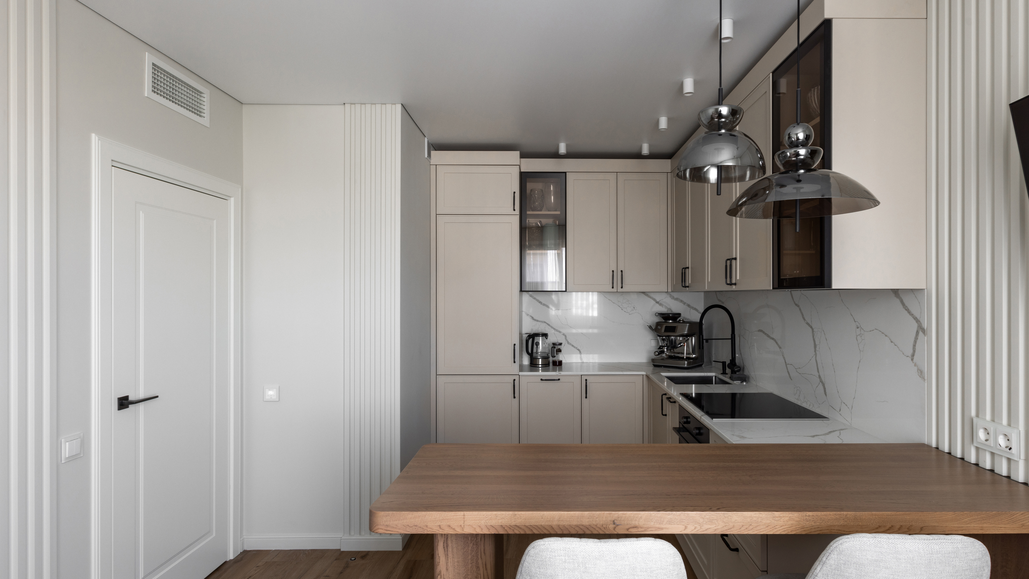 Дополнительная картинка Подвесной светильник Maytoni MOD185PL-L6B3K5