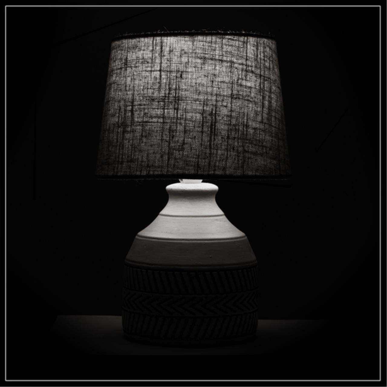 Настольный светильник Arte Lamp TIAKI A4636LT-1GY — фото 2