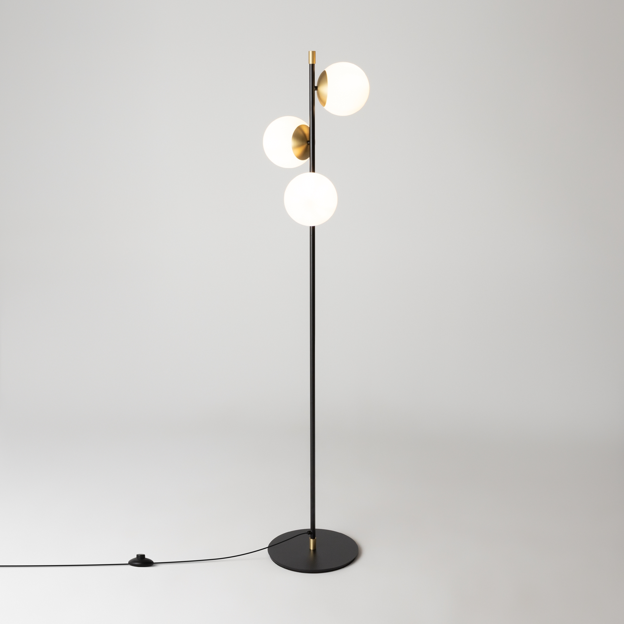 Картинка Торшер Maytoni MOD048FL-03G