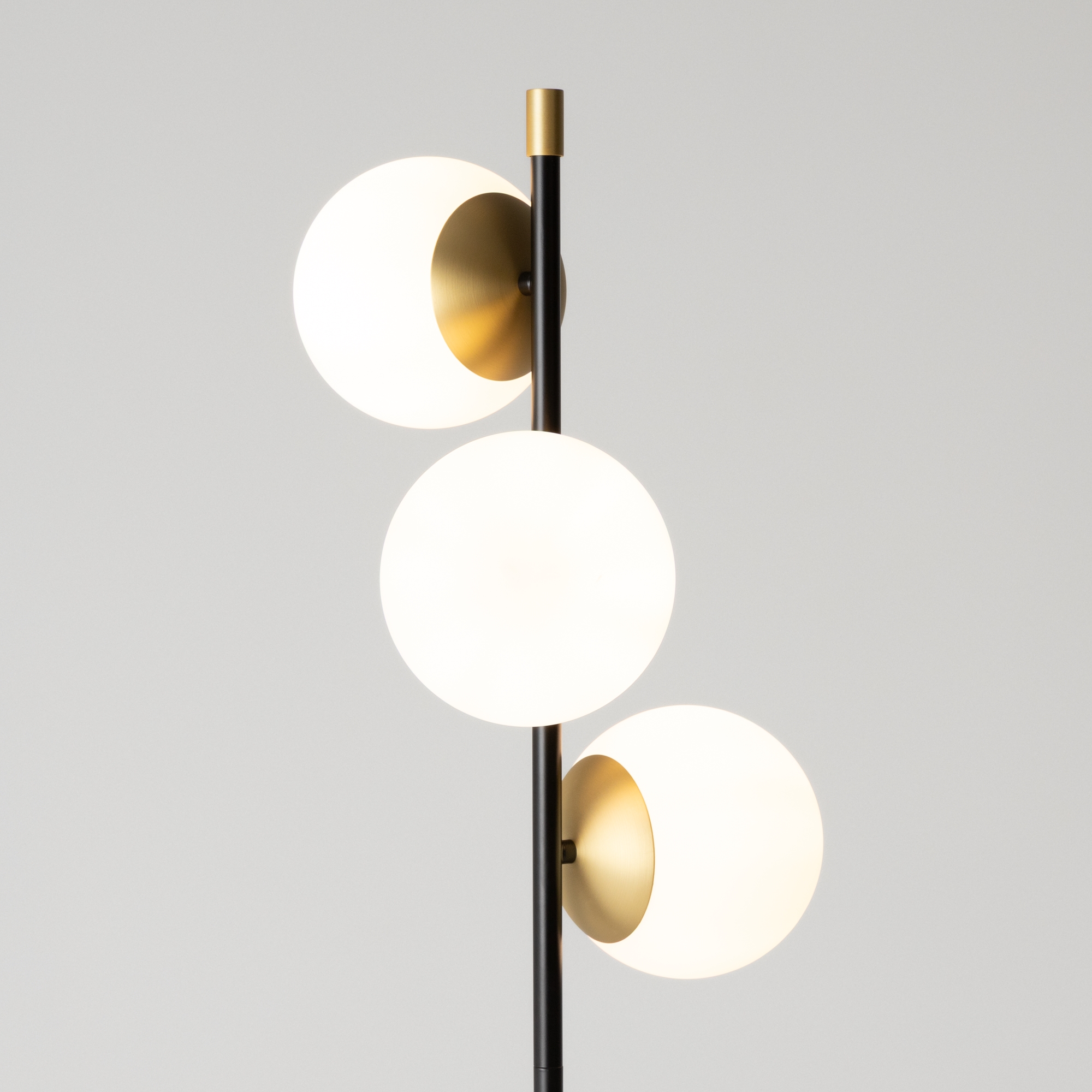 Дополнительная картинка Торшер Maytoni MOD048FL-03G