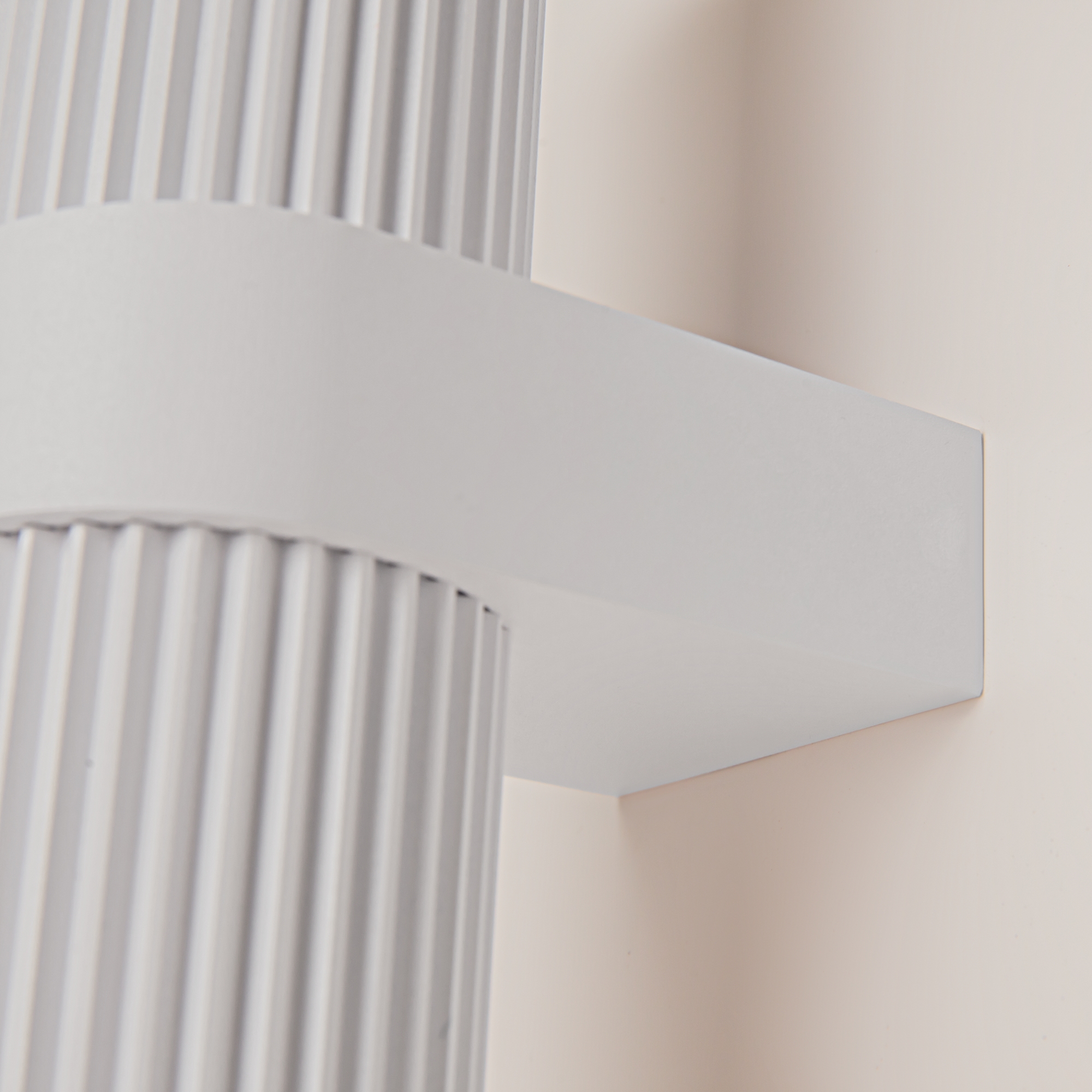 Дополнительная картинка Настенный светильник (бра) Maytoni MOD326WL-02W