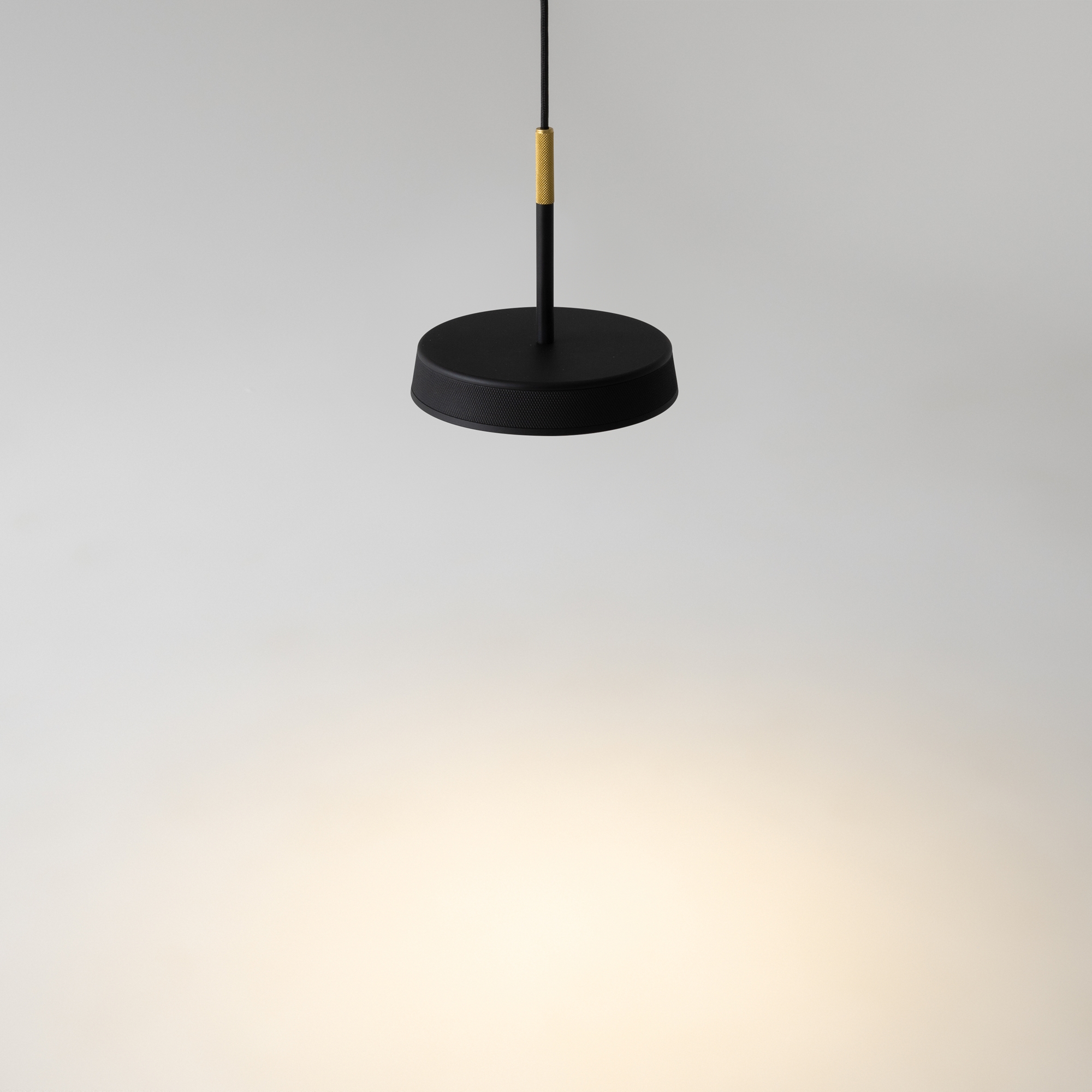 Дополнительная картинка Подвесной светильник Maytoni MOD041PL-L15GB3K