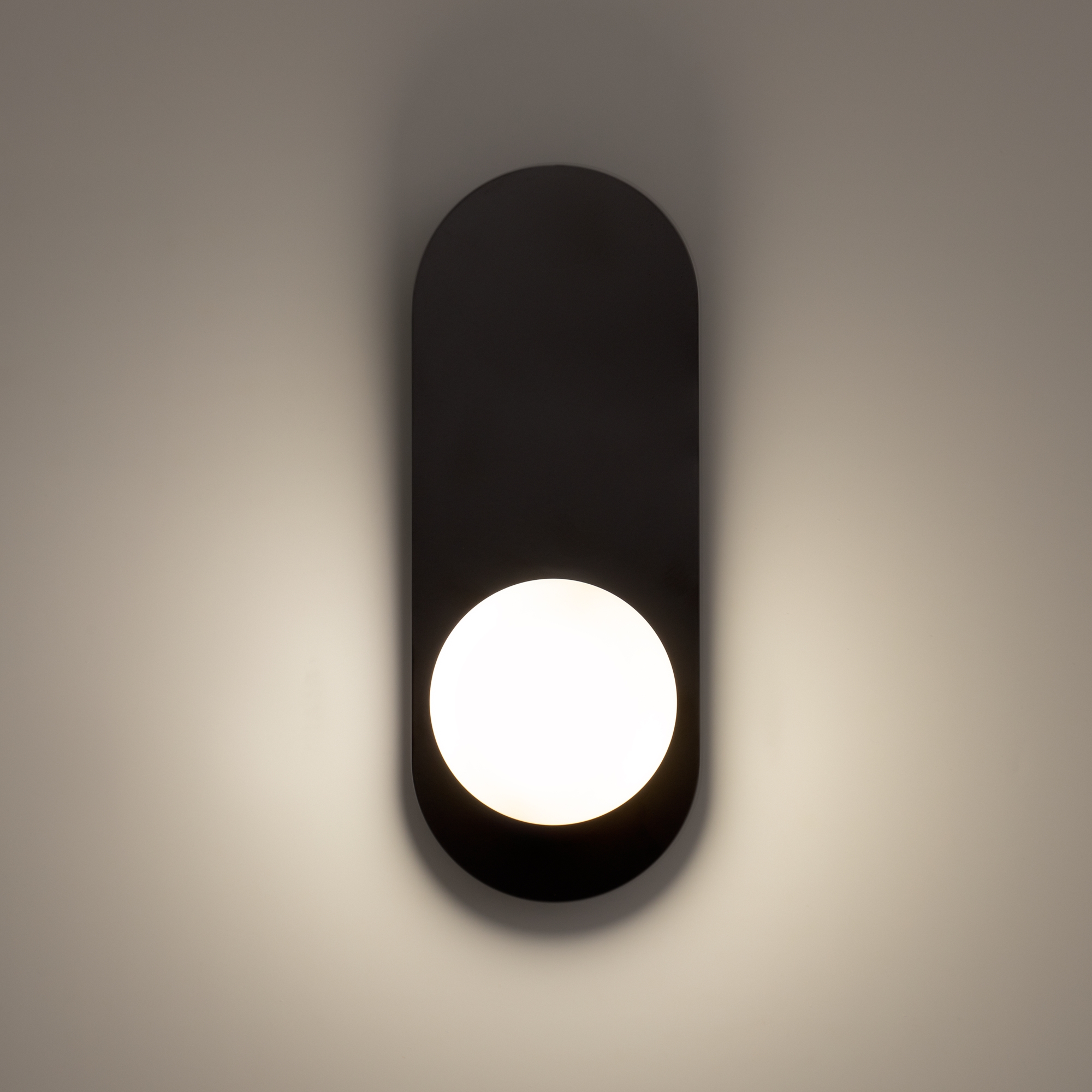 Дополнительная картинка Настенный светильник (бра) Maytoni MOD419WL-01B