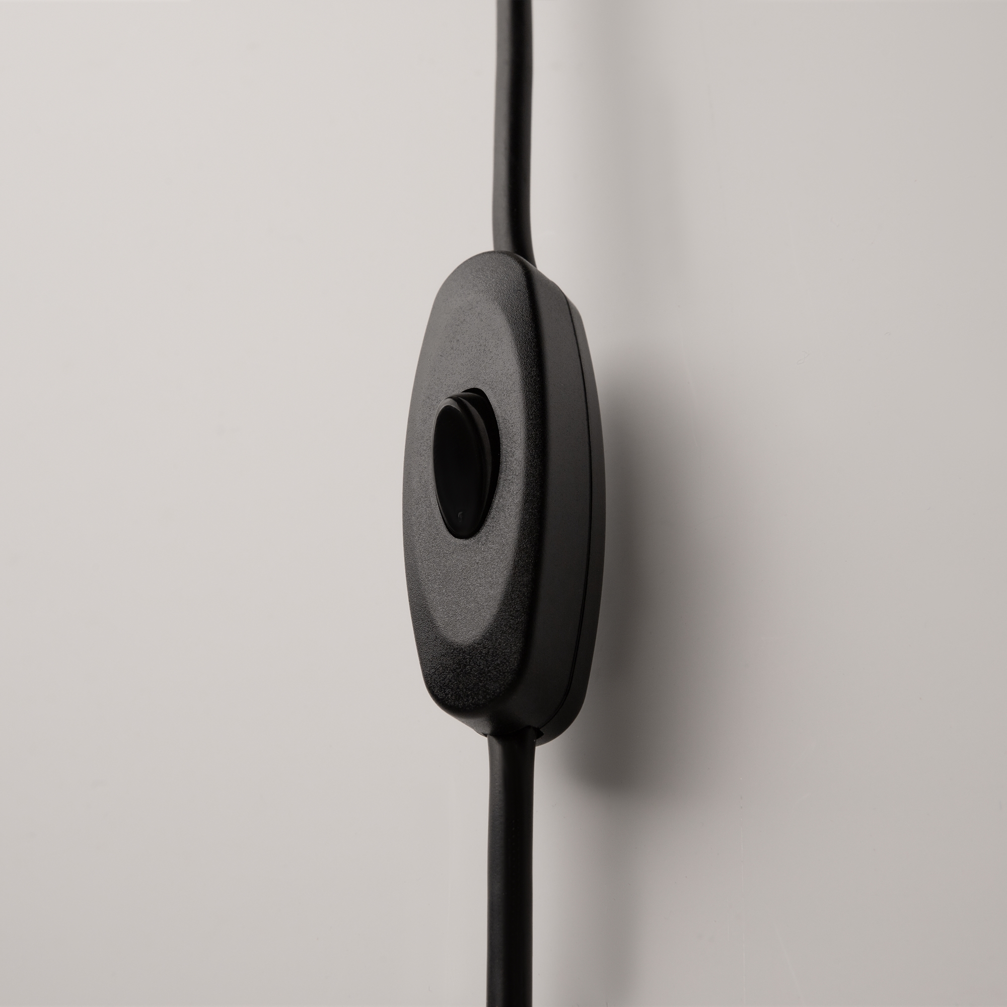 Картинка Настенный светильник (бра) Maytoni MOD126WL-01B1