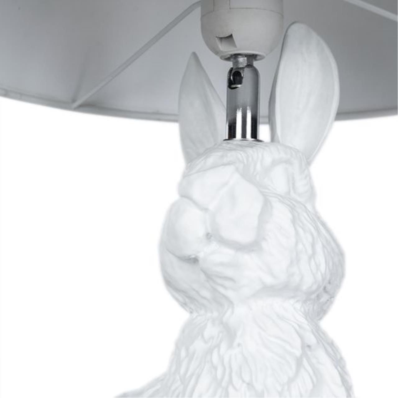 Дополнительная картинка Настольная лампа Arte Lamp Izar A4015LT-1WH