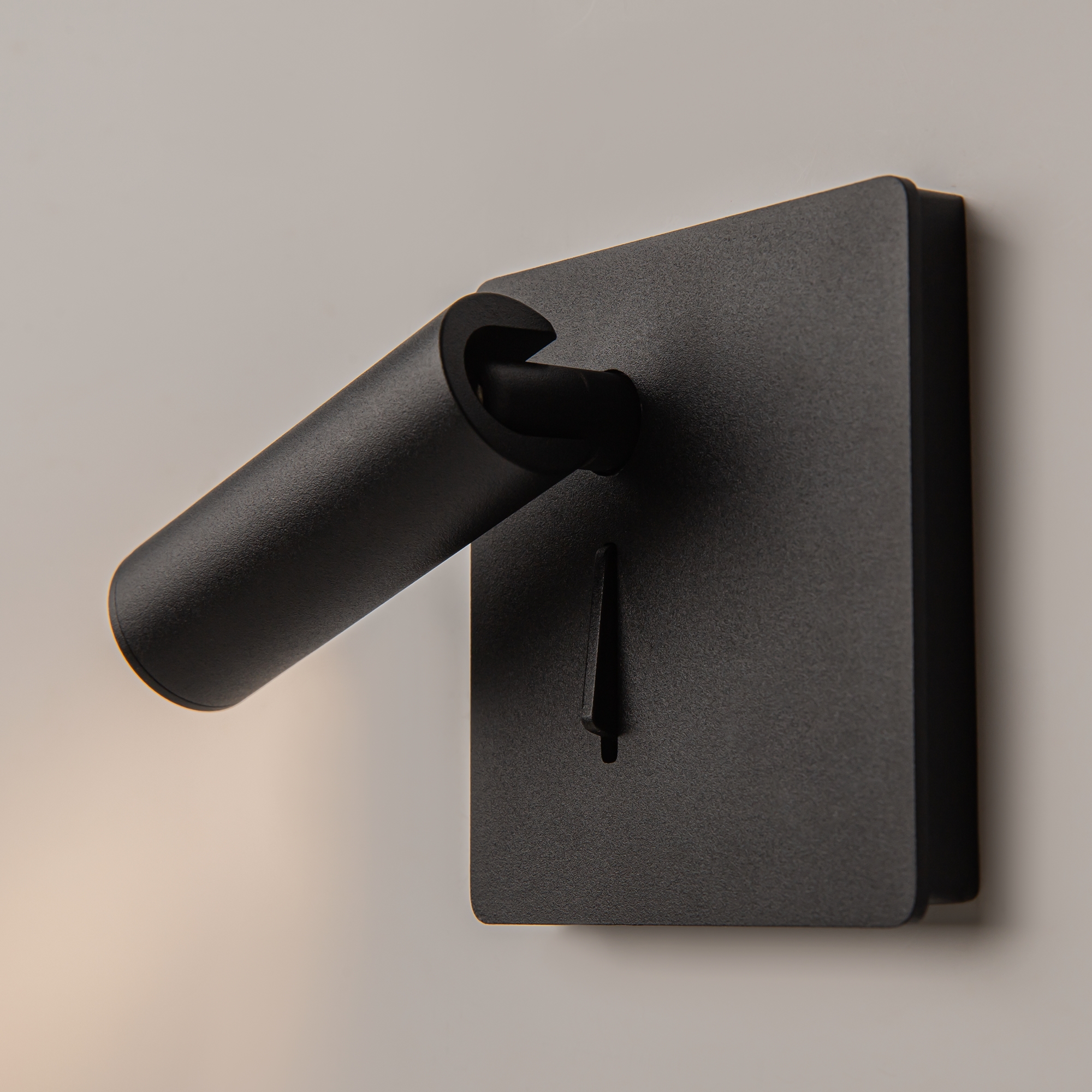 Дополнительная картинка Бра Maytoni Mirax C040WL-L3B3K