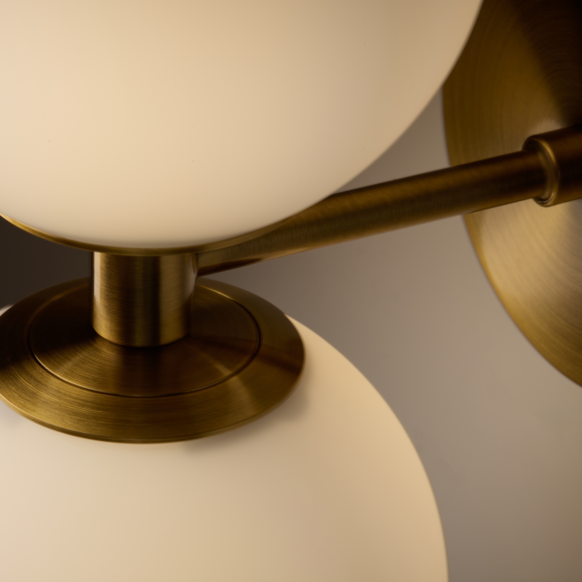 Дополнительная картинка Настенный светильник (бра) Freya FR1012WL-02BS