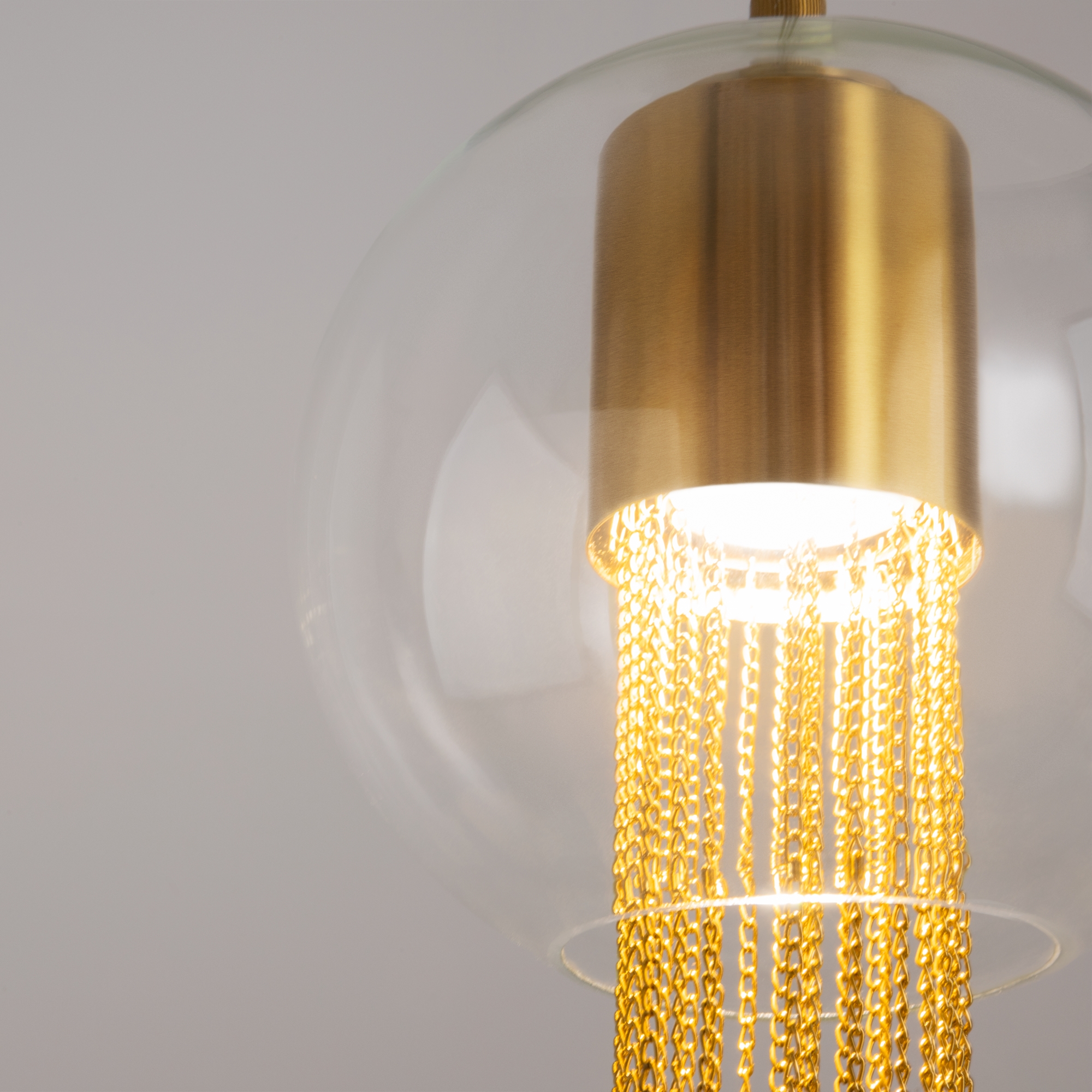 Дополнительная картинка Подвесной светильник Maytoni P095PL-01BZ