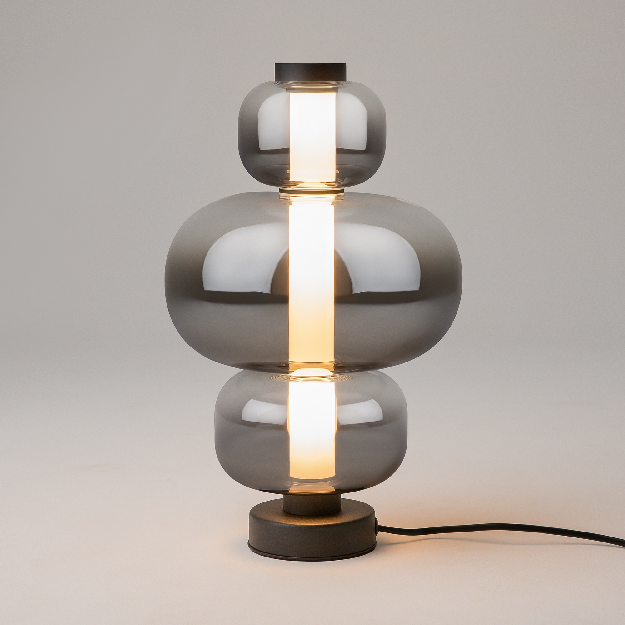 Дополнительная картинка Настольный светильник Maytoni MOD364TL-L15B3K