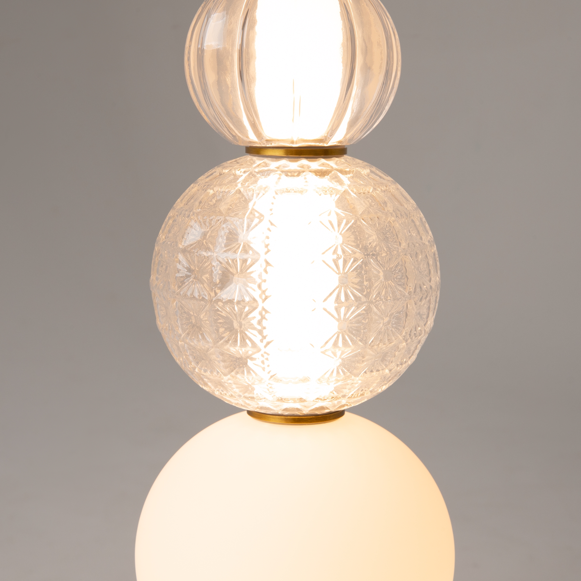 Дополнительная картинка Подвесной светильник Maytoni P069PL-L16G3K