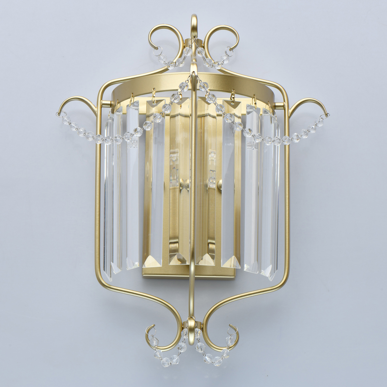 Картинка Настенный светильник MW-Light Адель 373024701