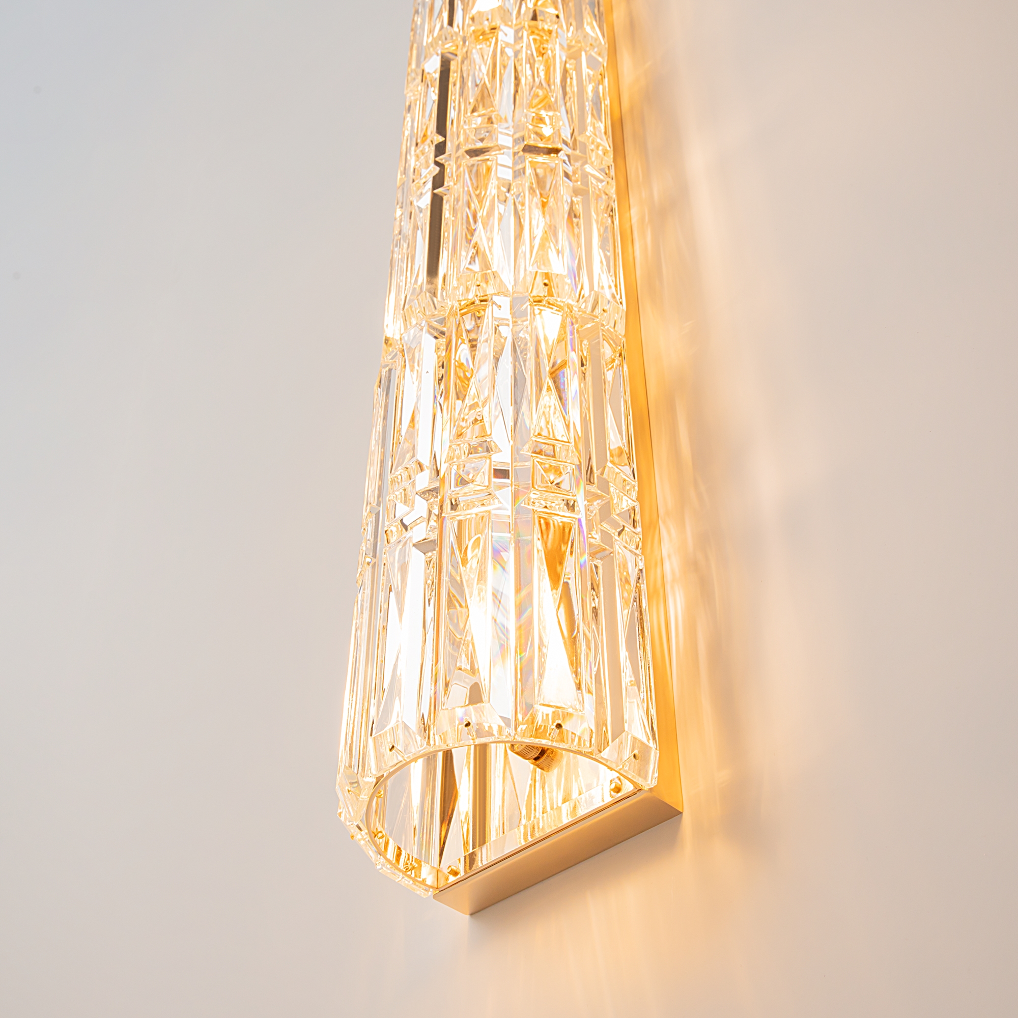 Дополнительная картинка Настенный светильник (бра) Maytoni MOD094WL-03G