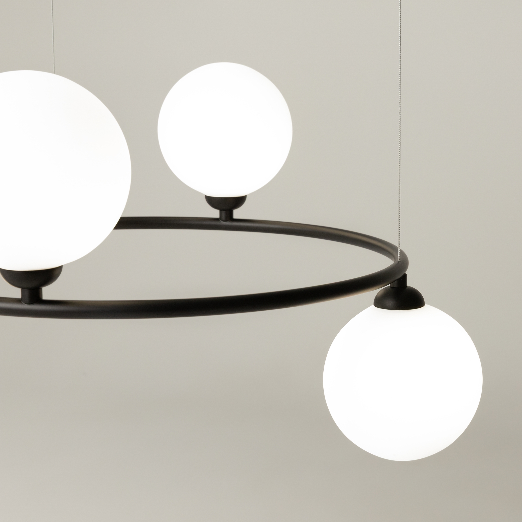 Дополнительная картинка Подвесная люстра Maytoni Ring MOD013PL-04B