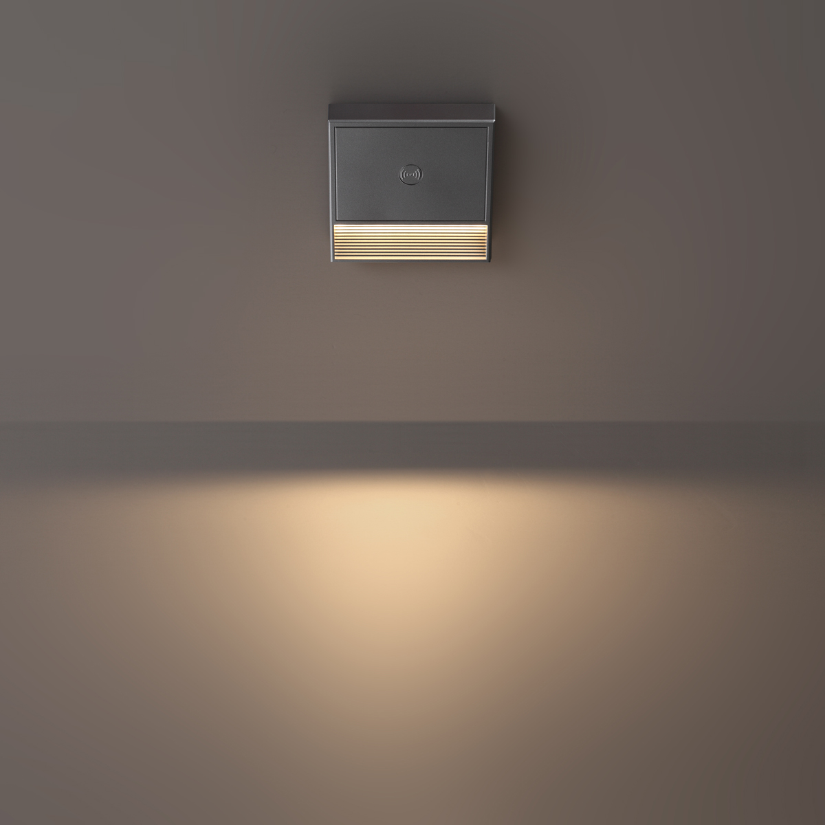 Картинка Светильник накладной сенсорный для лестниц Novotech 359710