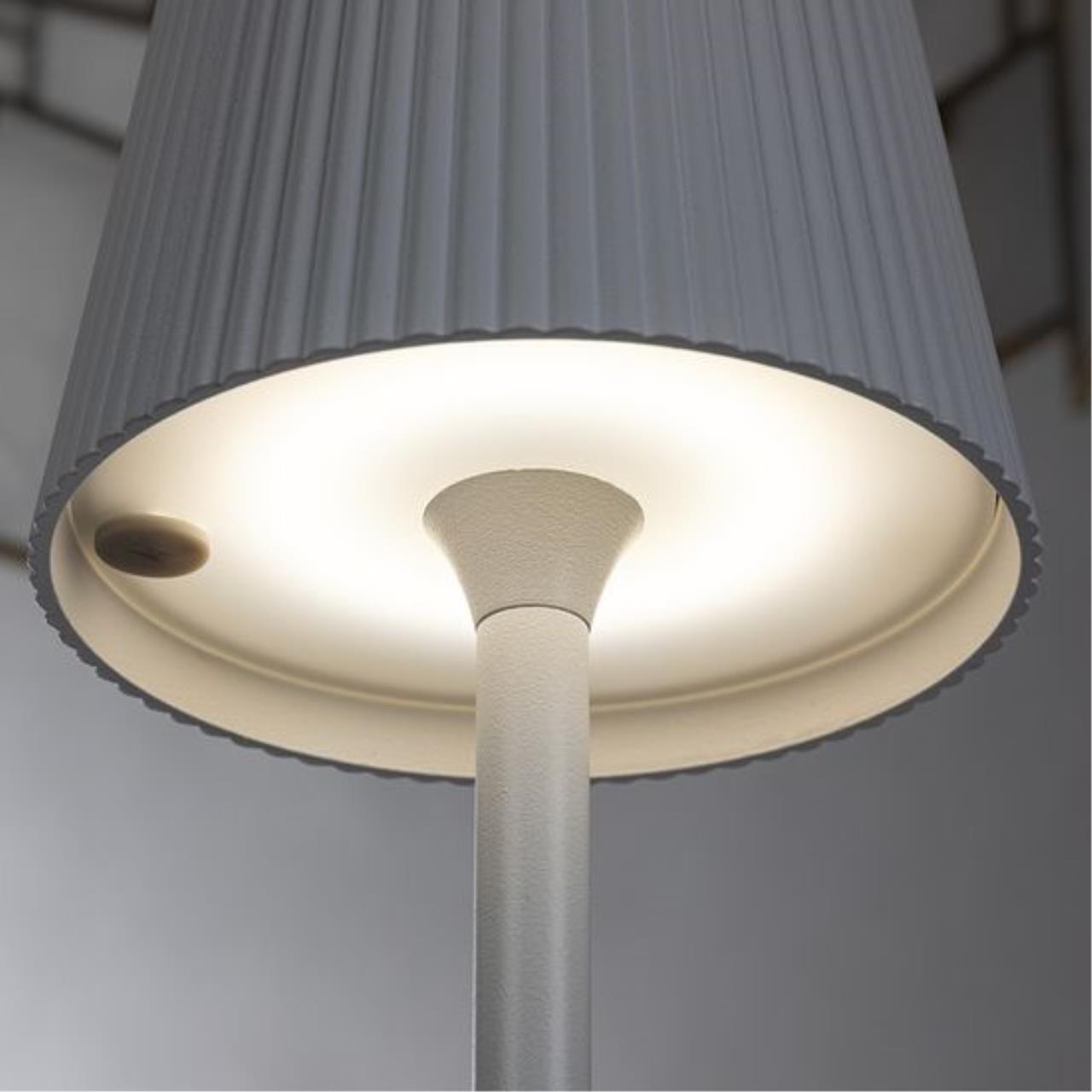 Дополнительная картинка Настольный светильник Arte Lamp FUYUE A1616LT-1WH