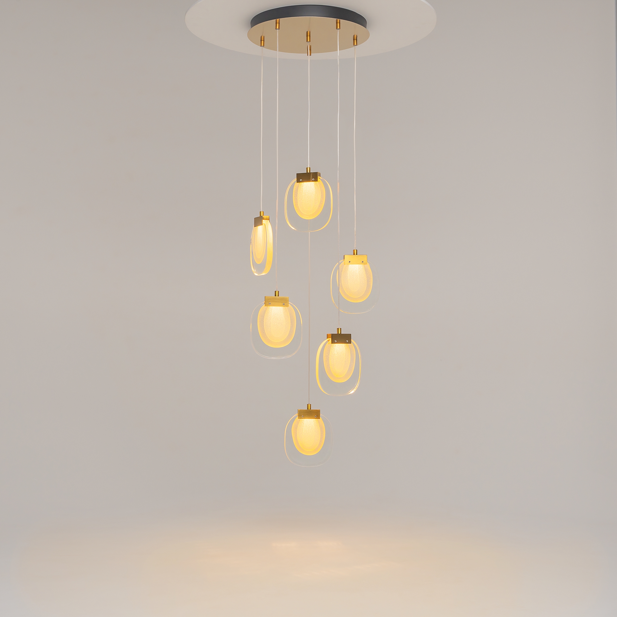 Дополнительная картинка Люстра Maytoni MOD367PL-L18BBSK