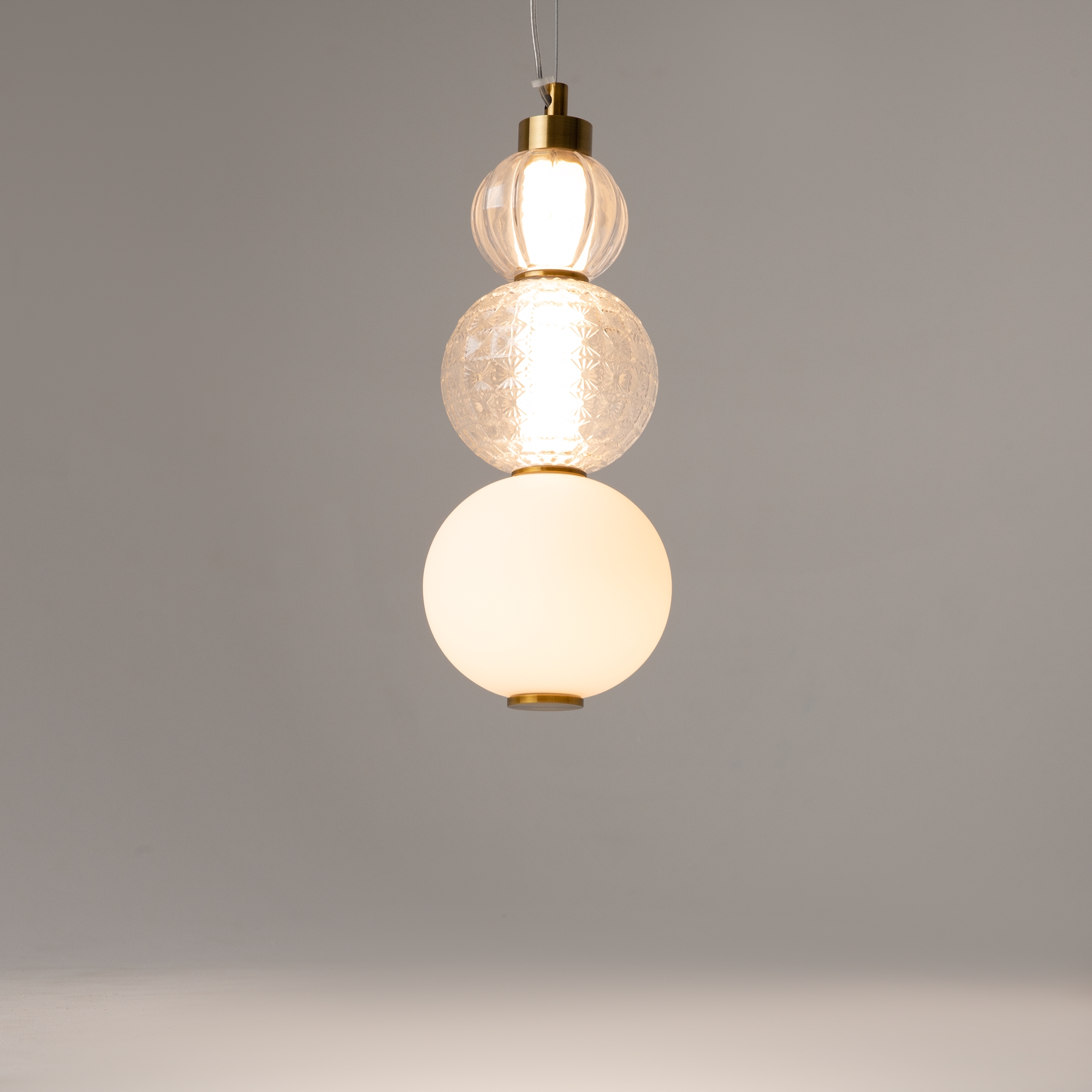 Дополнительная картинка Подвесной светильник Maytoni P069PL-L16G3K