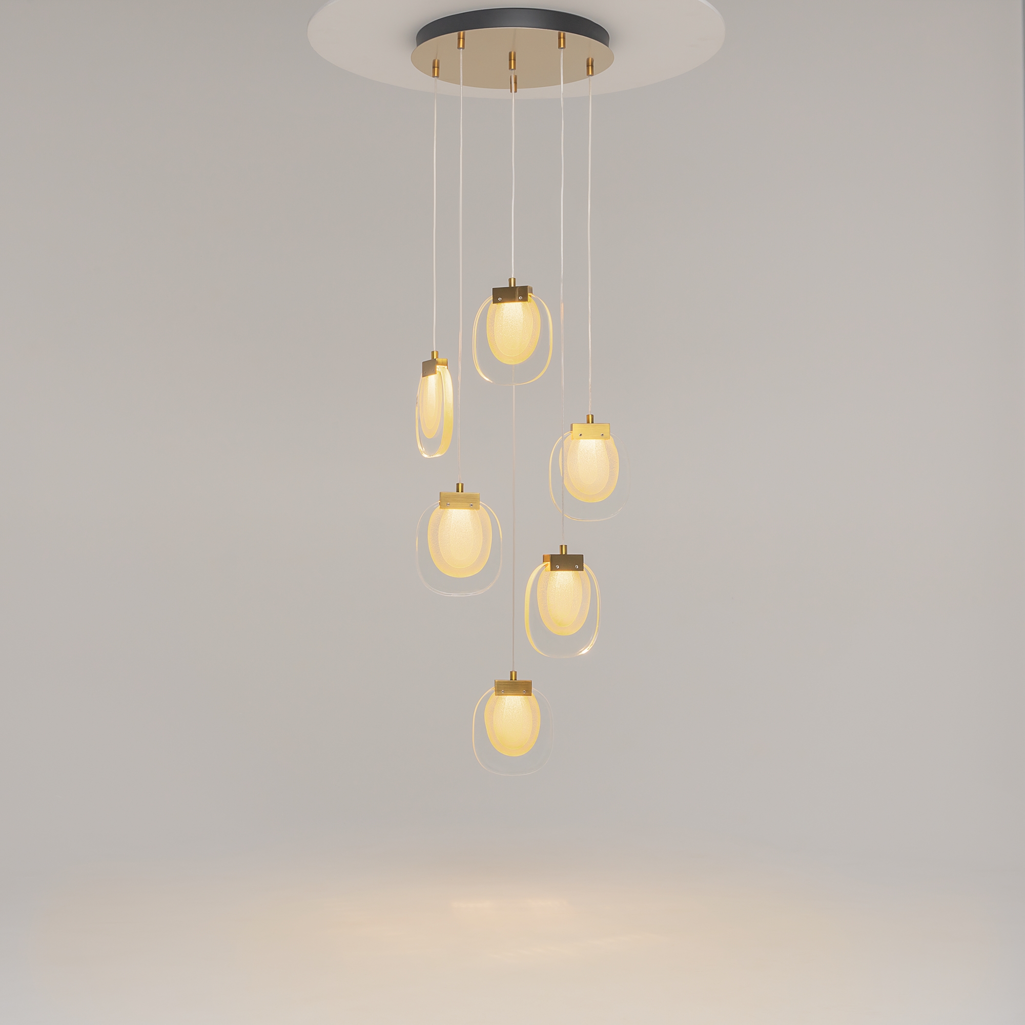 Дополнительная картинка Люстра Maytoni MOD367PL-L18BBSK