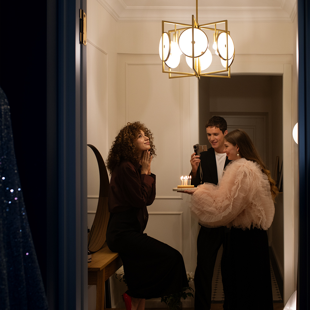 Дополнительная картинка Подвесной светильник Maytoni MOD099PL-06G