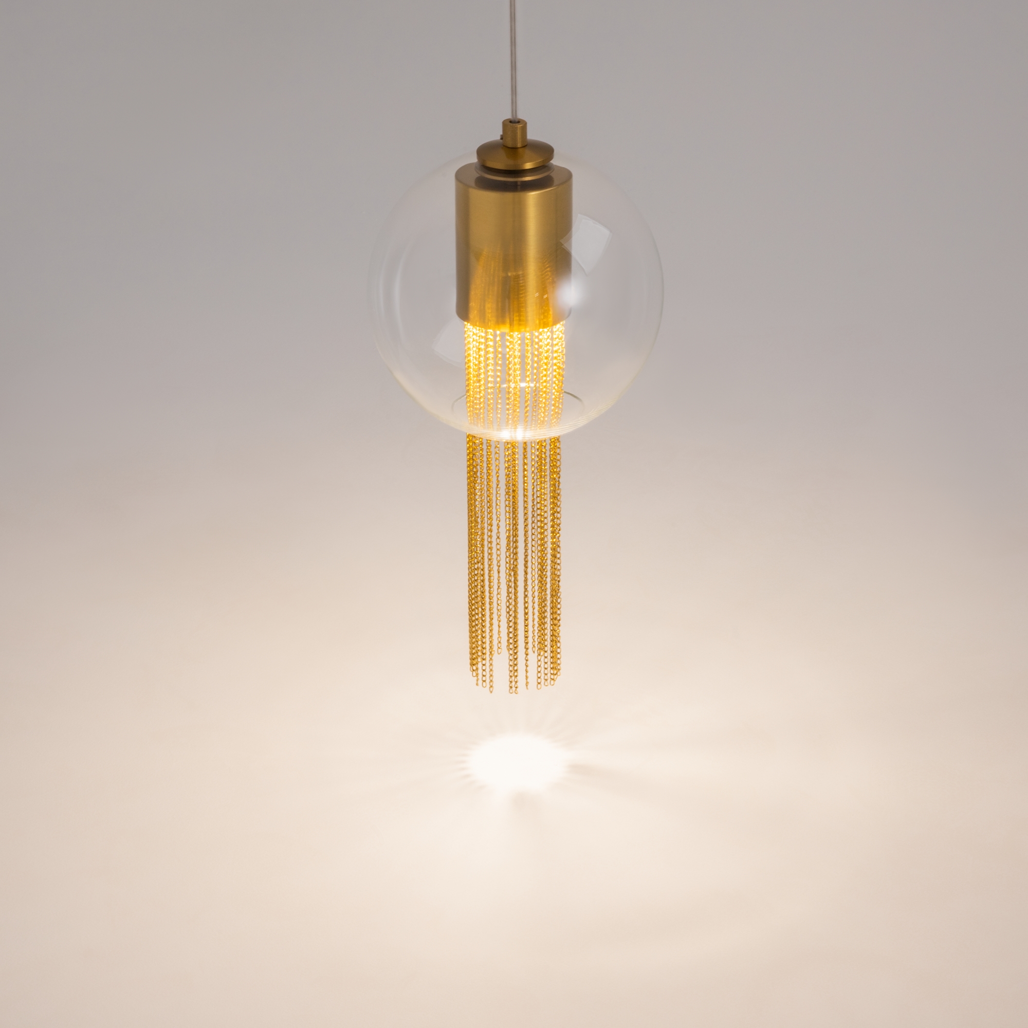 Дополнительная картинка Подвесной светильник Maytoni P095PL-01BZ