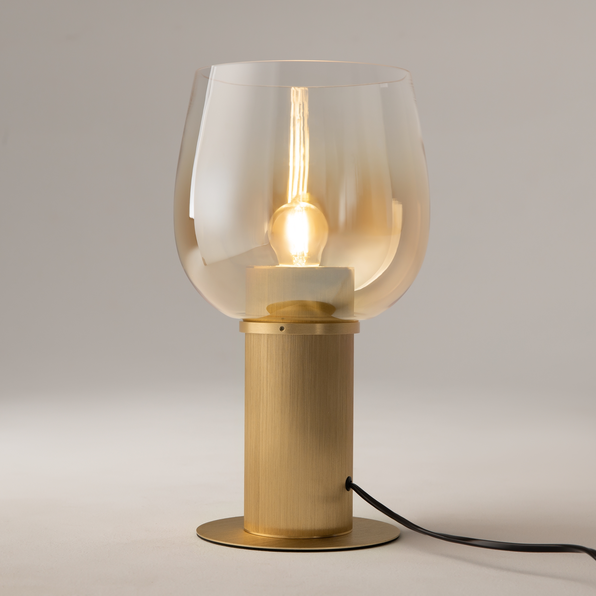 Дополнительная картинка Настольный светильник Maytoni MOD414TL-01G