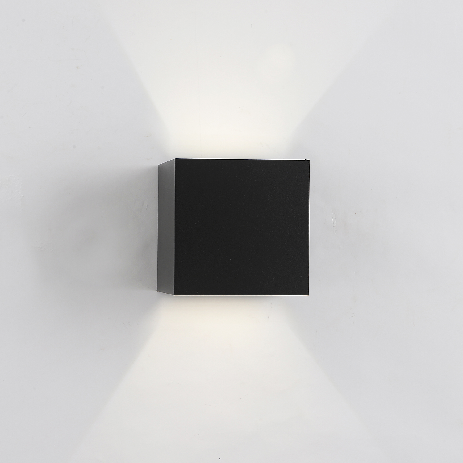 Картинка Настенный светильник Crystal Lux CLT 520W BL Crystal Lux 1401/429