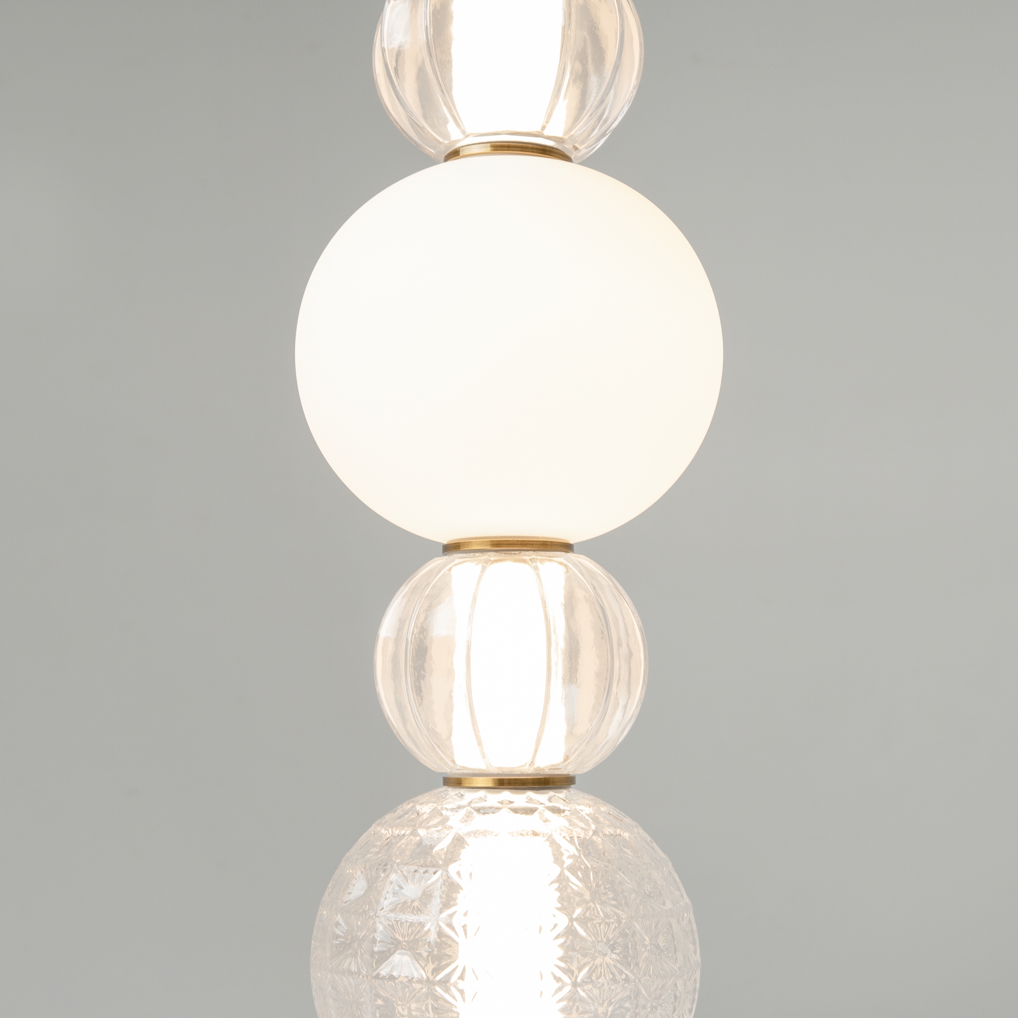 Дополнительная картинка Подвесной светильник Maytoni P069PL-L17G3K