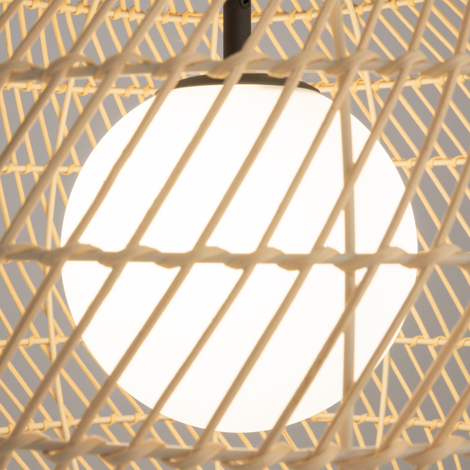 Дополнительная картинка Подвесной светильник Maytoni MOD204PL-01BG1