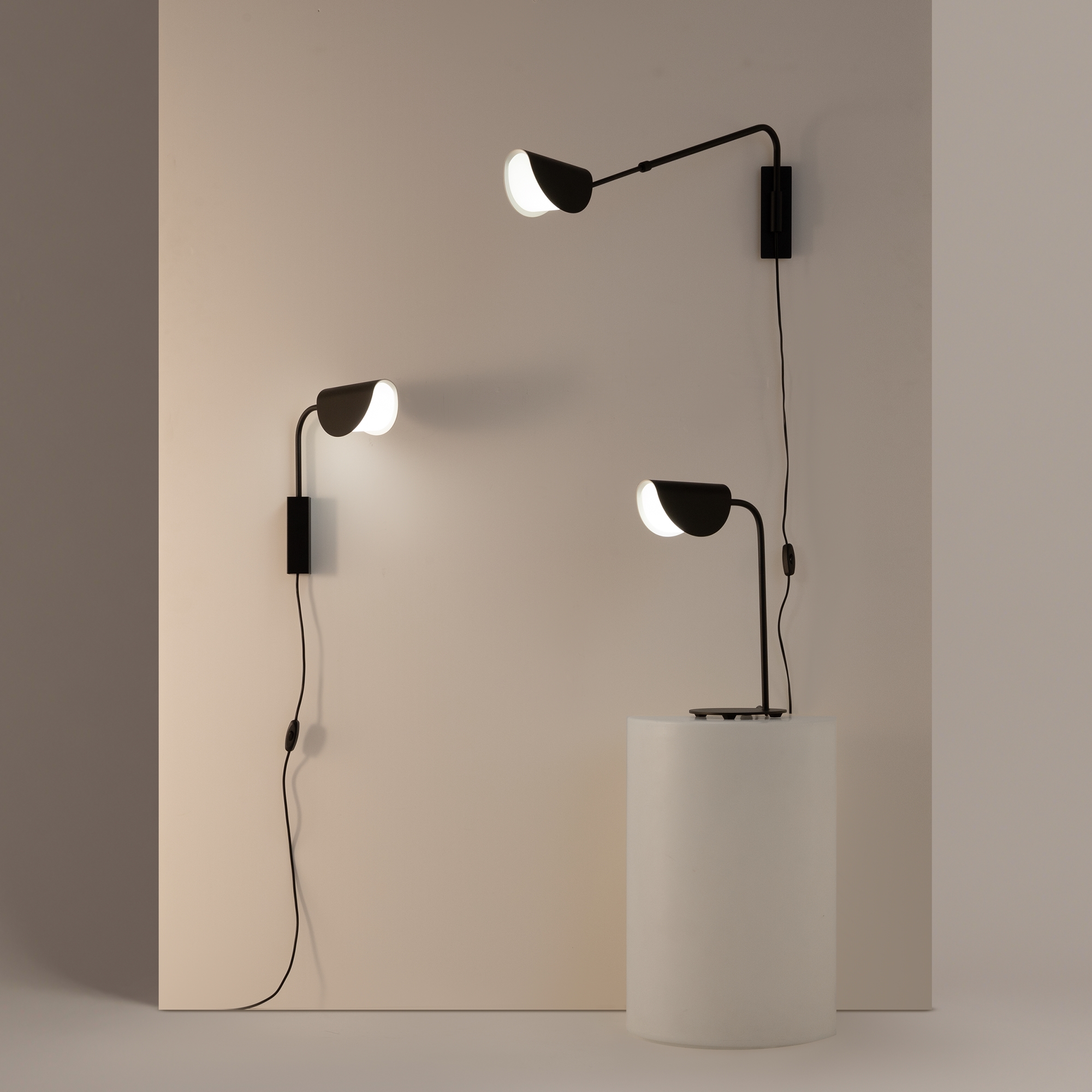 Картинка Настенный светильник (бра) Maytoni MOD126WL-01B1