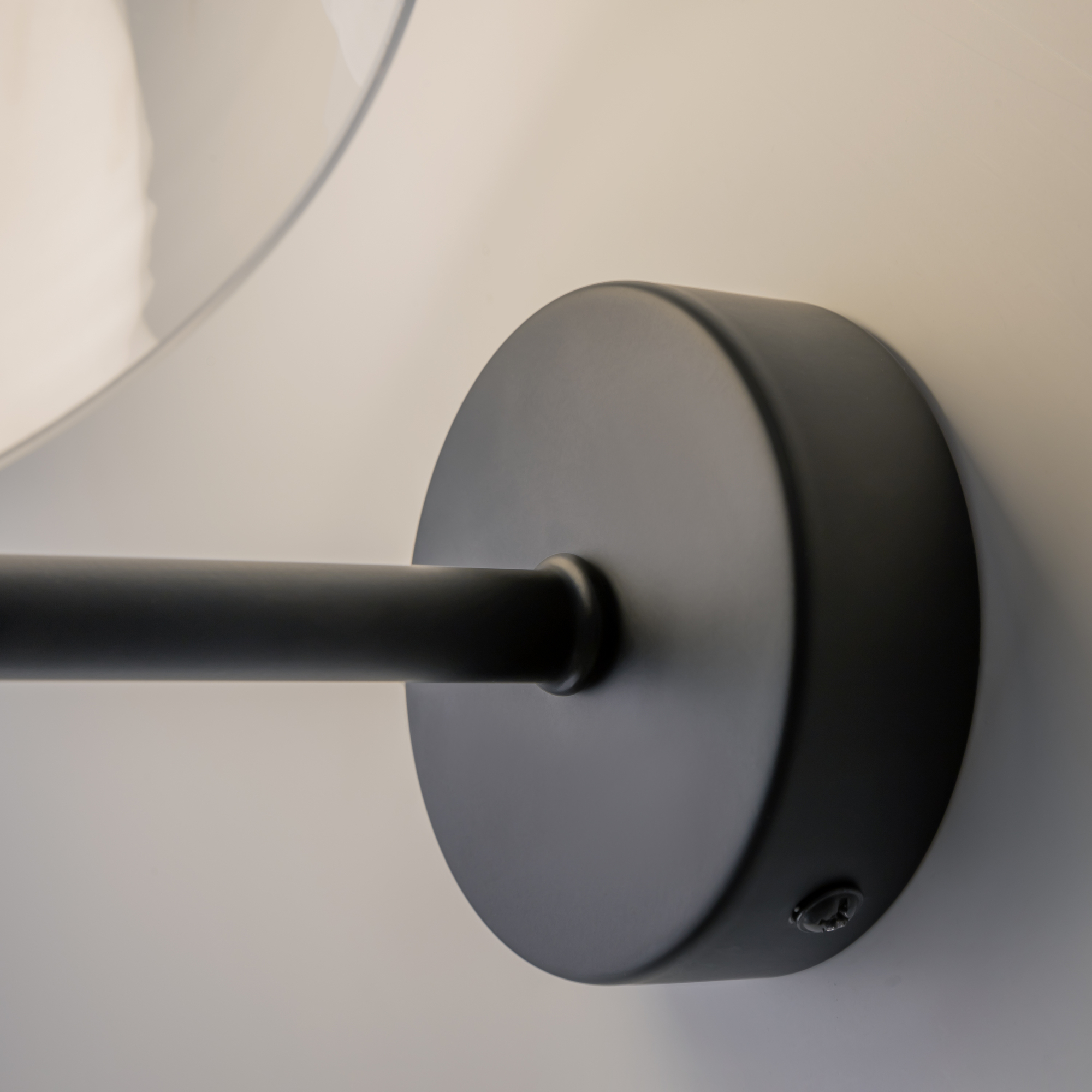 Дополнительная картинка Настенный светильник (бра) Maytoni MOD177WL-01B