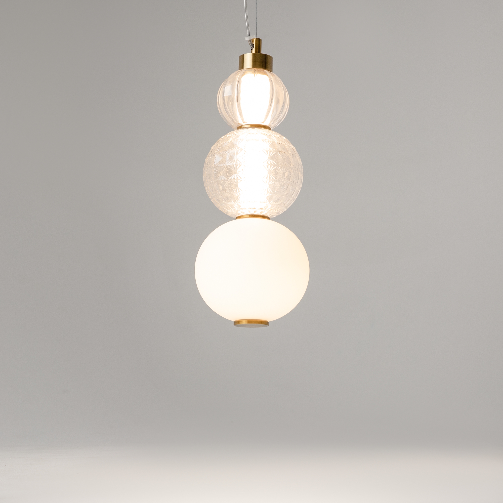 Дополнительная картинка Подвесной светильник Maytoni P069PL-L16G3K