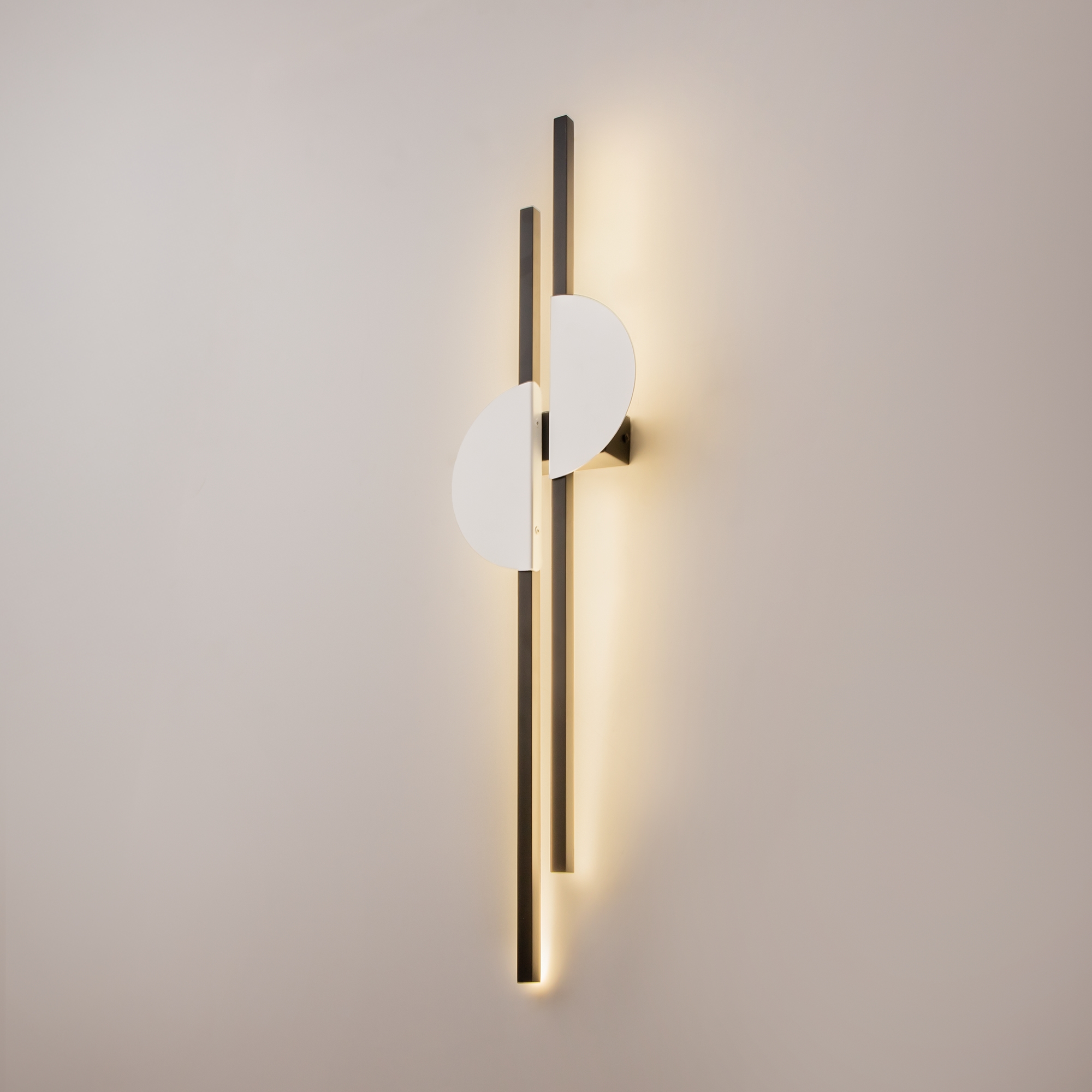 Дополнительная картинка Настенный светильник (бра) Maytoni MOD179WL-L22W4K1