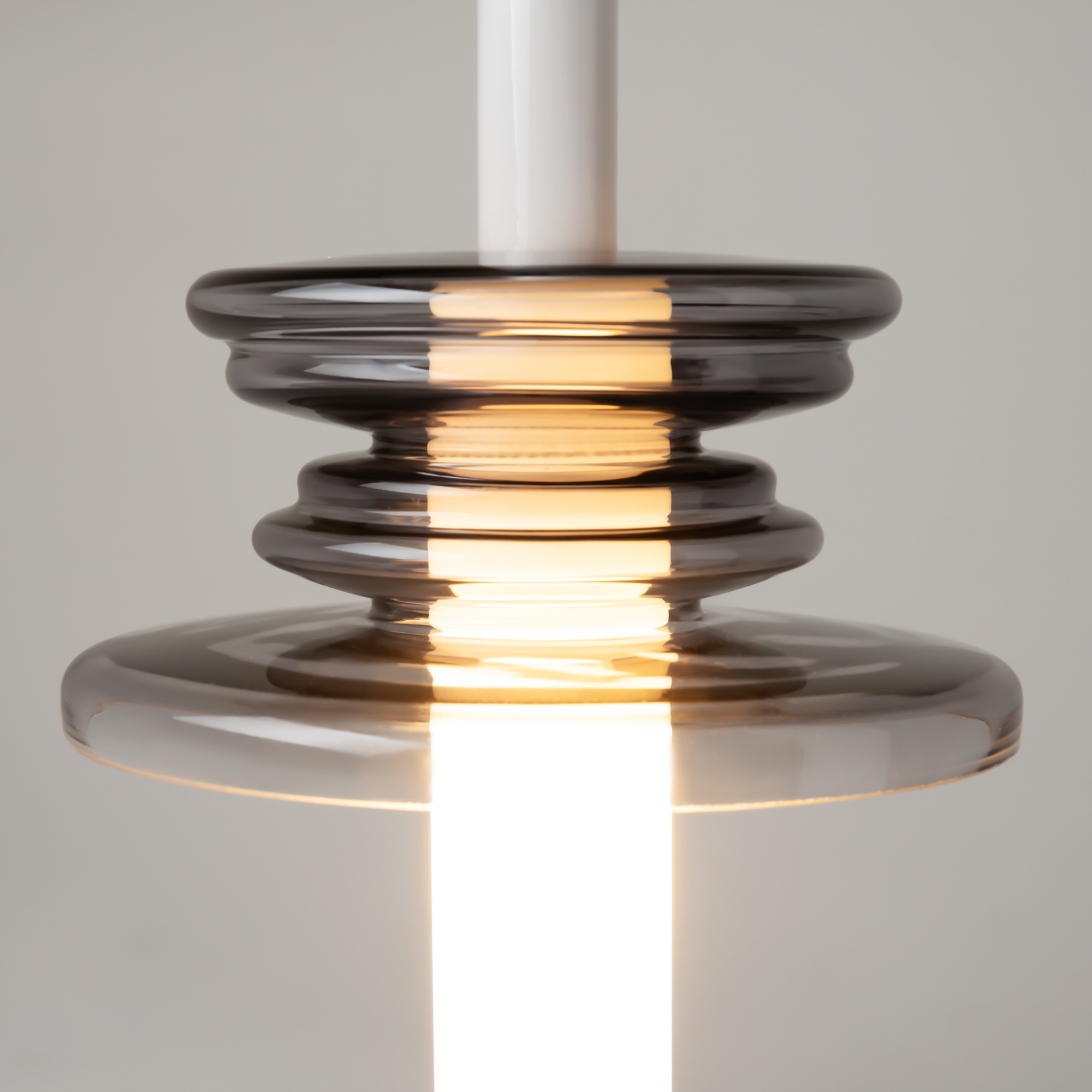 Дополнительная картинка Подвесной светильник Maytoni MOD255PL-01B4